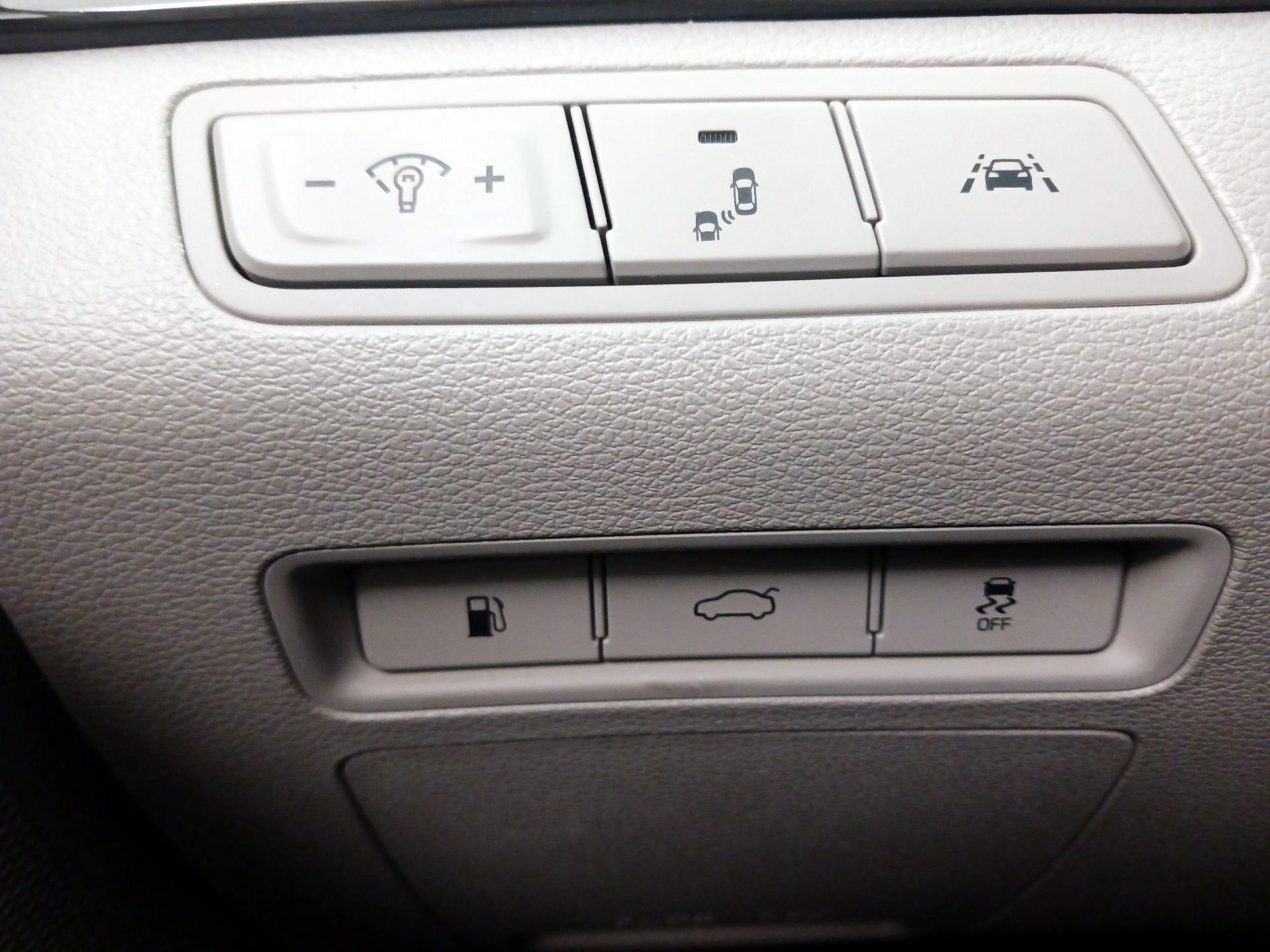 Thumbnail: 2015 Hyundai Sonata - 13