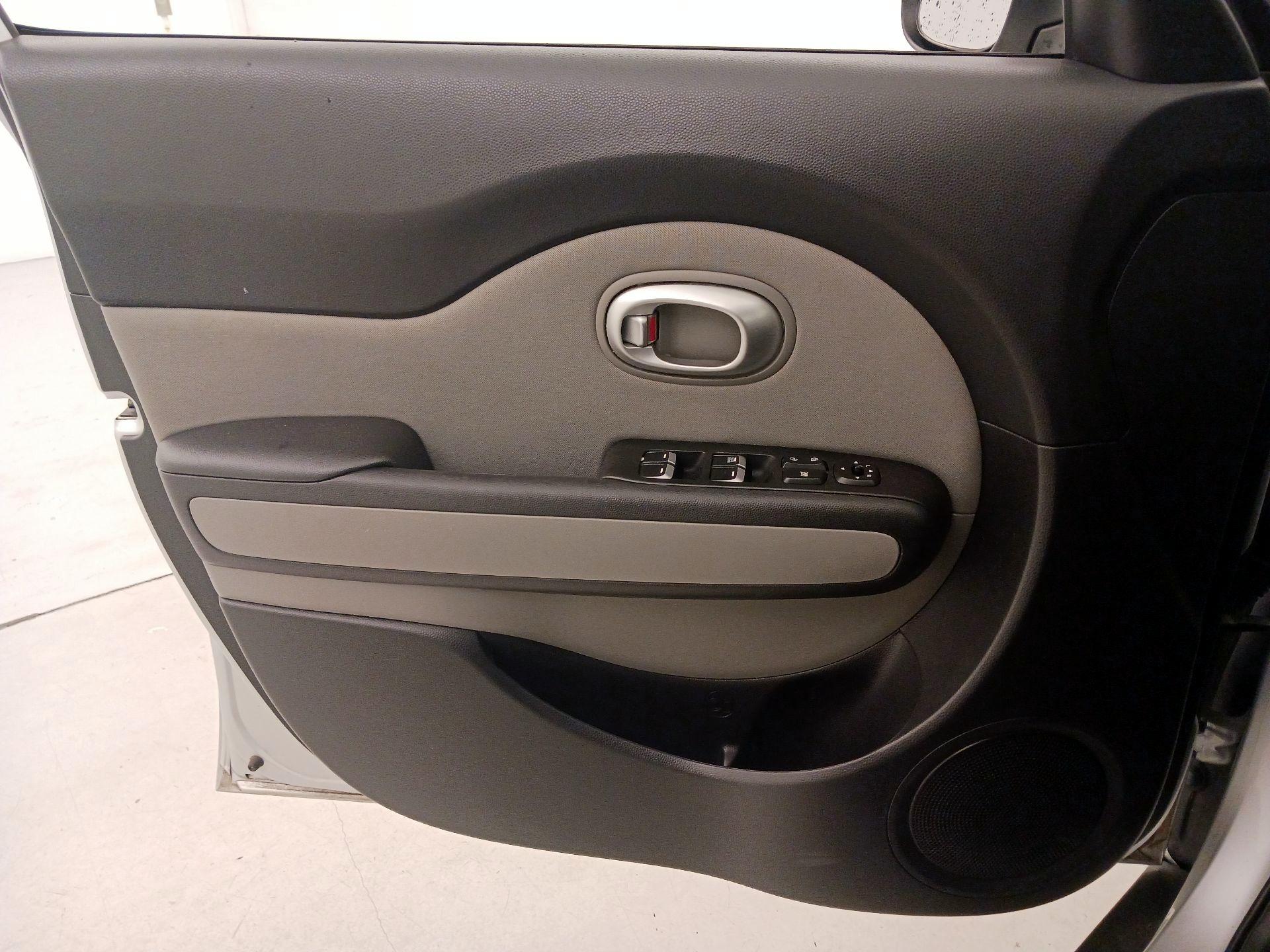 Thumbnail: 2017 Kia Soul - 12