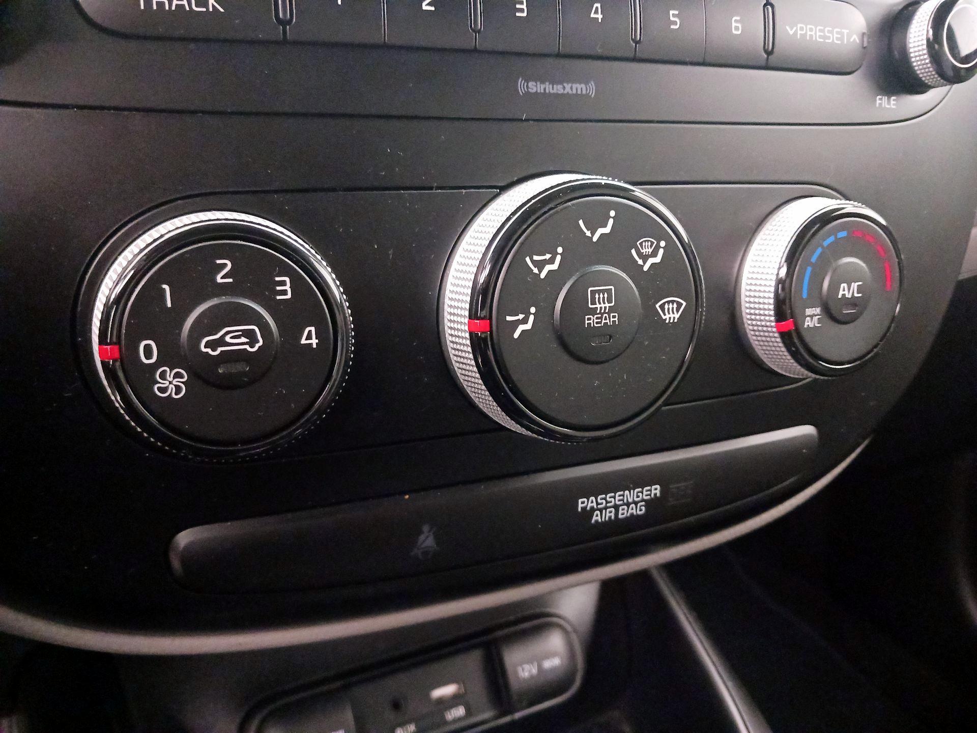 Thumbnail: 2017 Kia Soul - 15