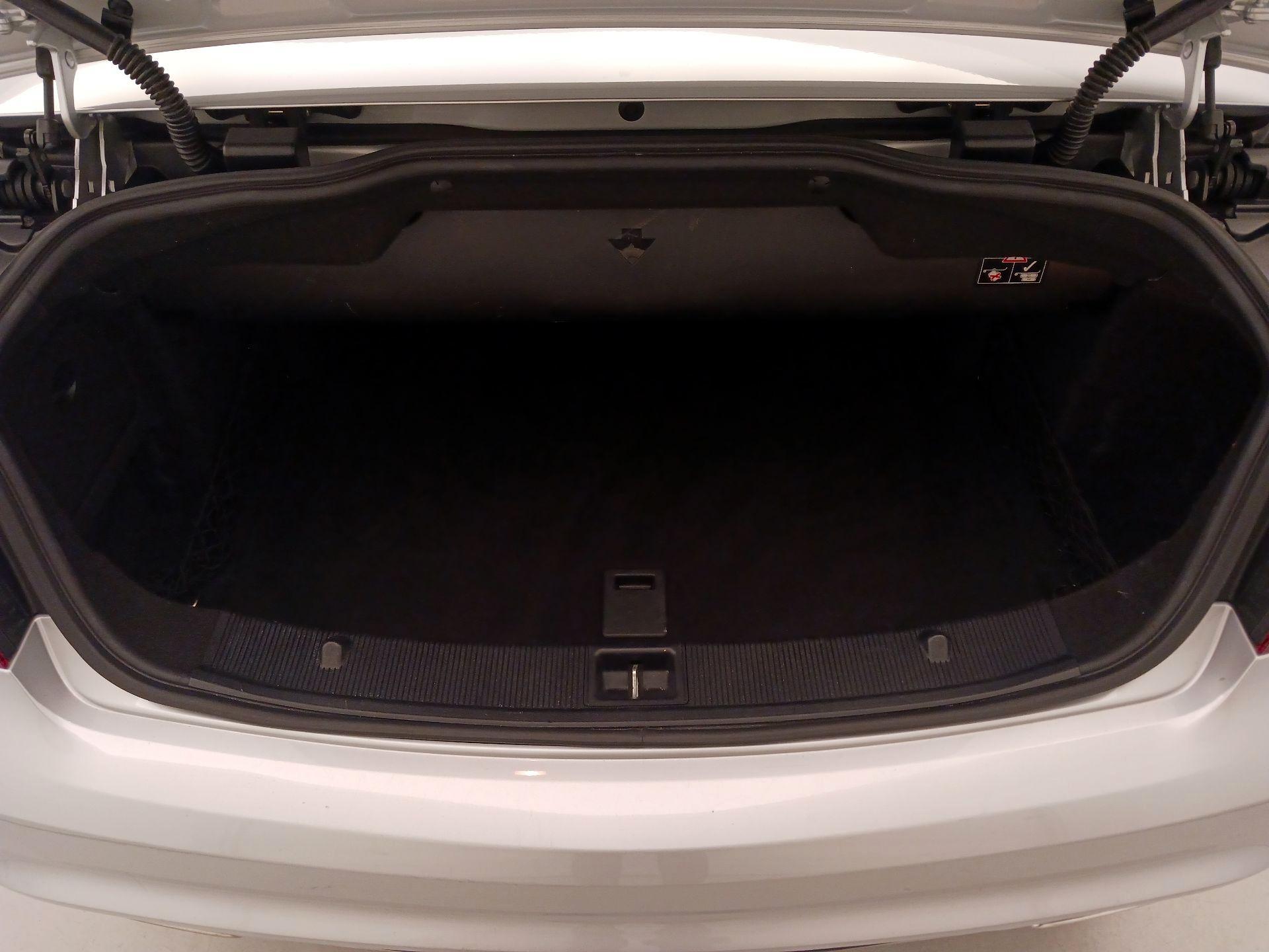 Thumbnail: 2016 Mercedes-Benz E-Class - 20