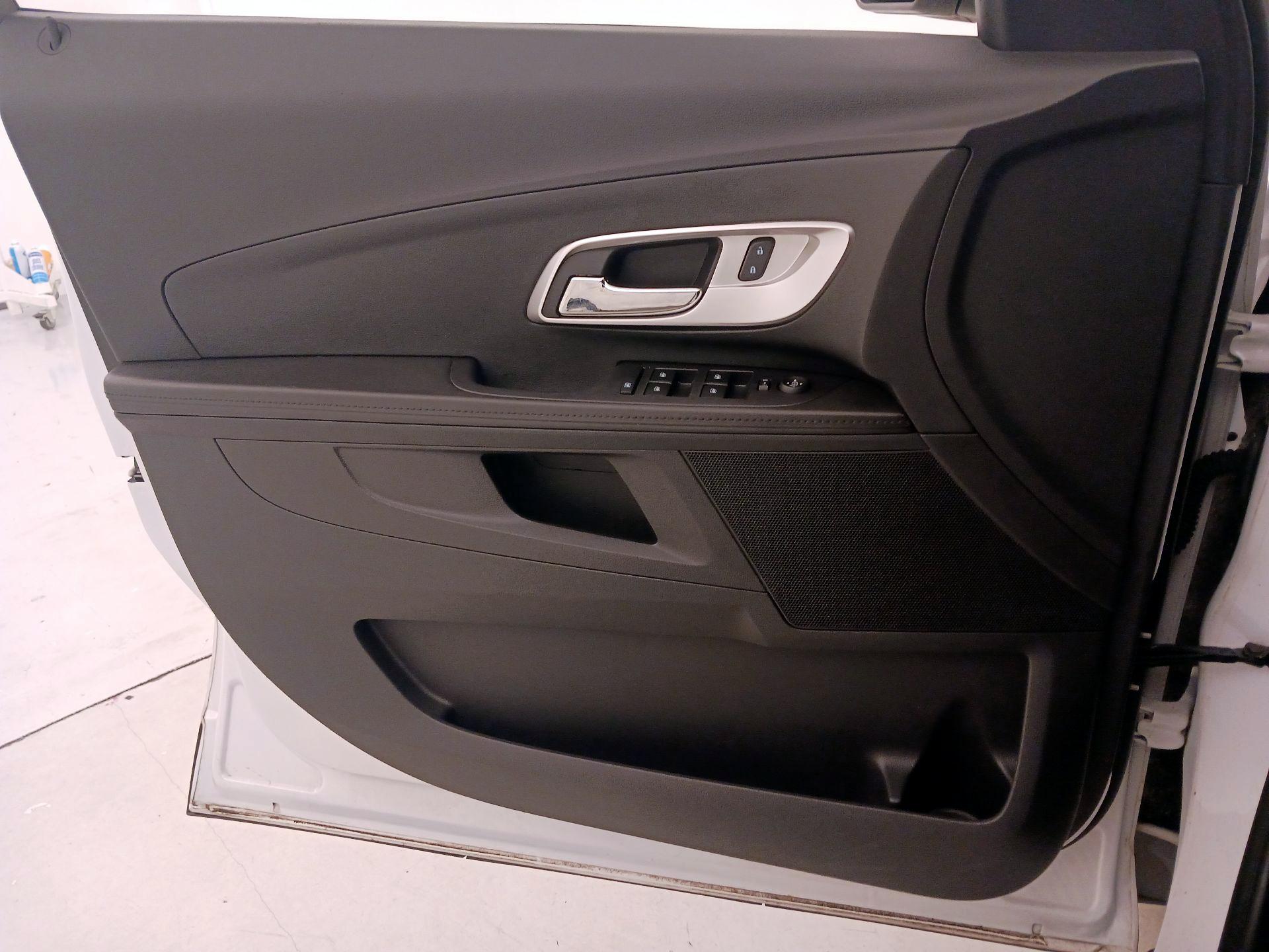 Thumbnail: 2017 Chevrolet Equinox - 12