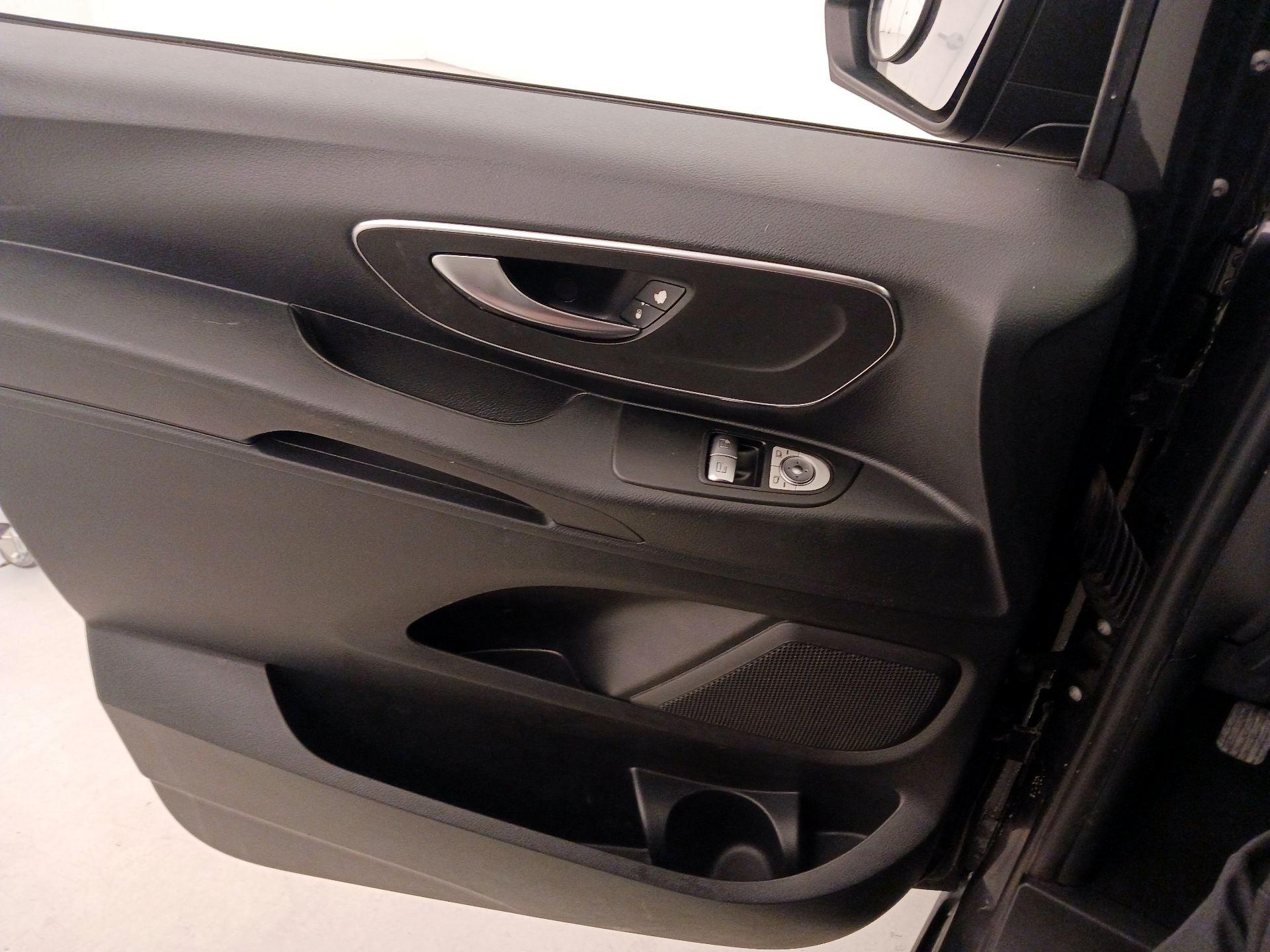 Thumbnail: 2016 Mercedes-Benz Metris - 12