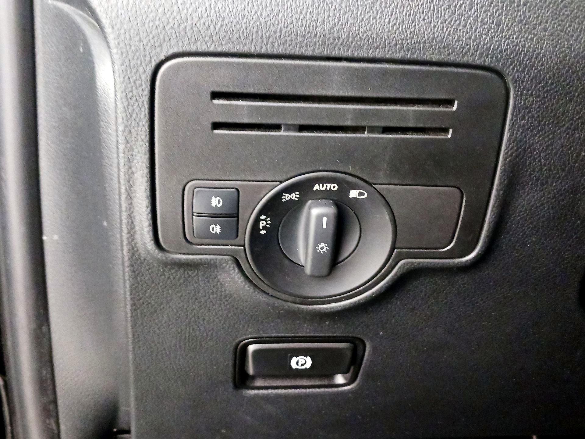 Thumbnail: 2016 Mercedes-Benz Metris - 13