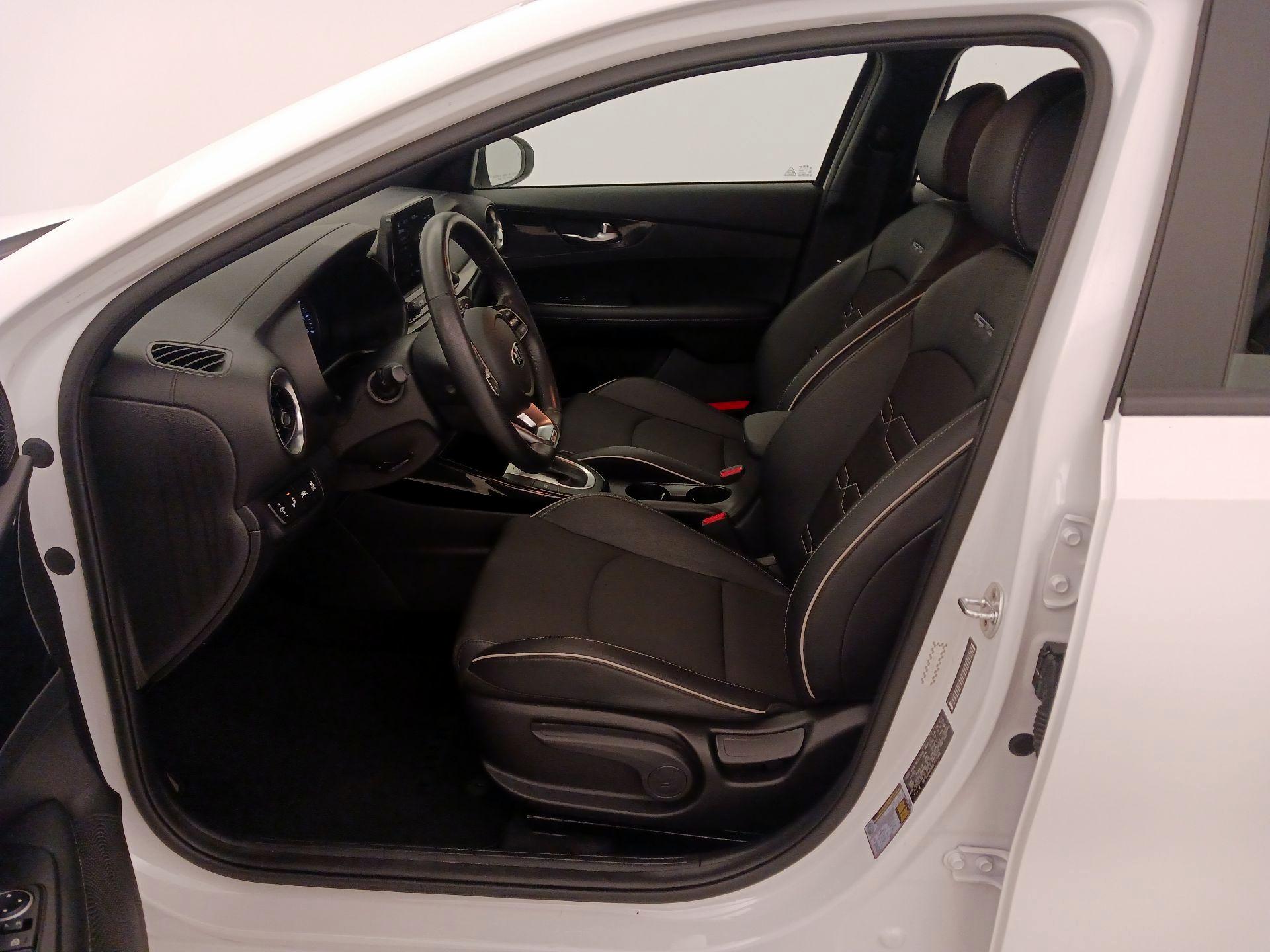 Thumbnail: 2021 Kia Forte - 11