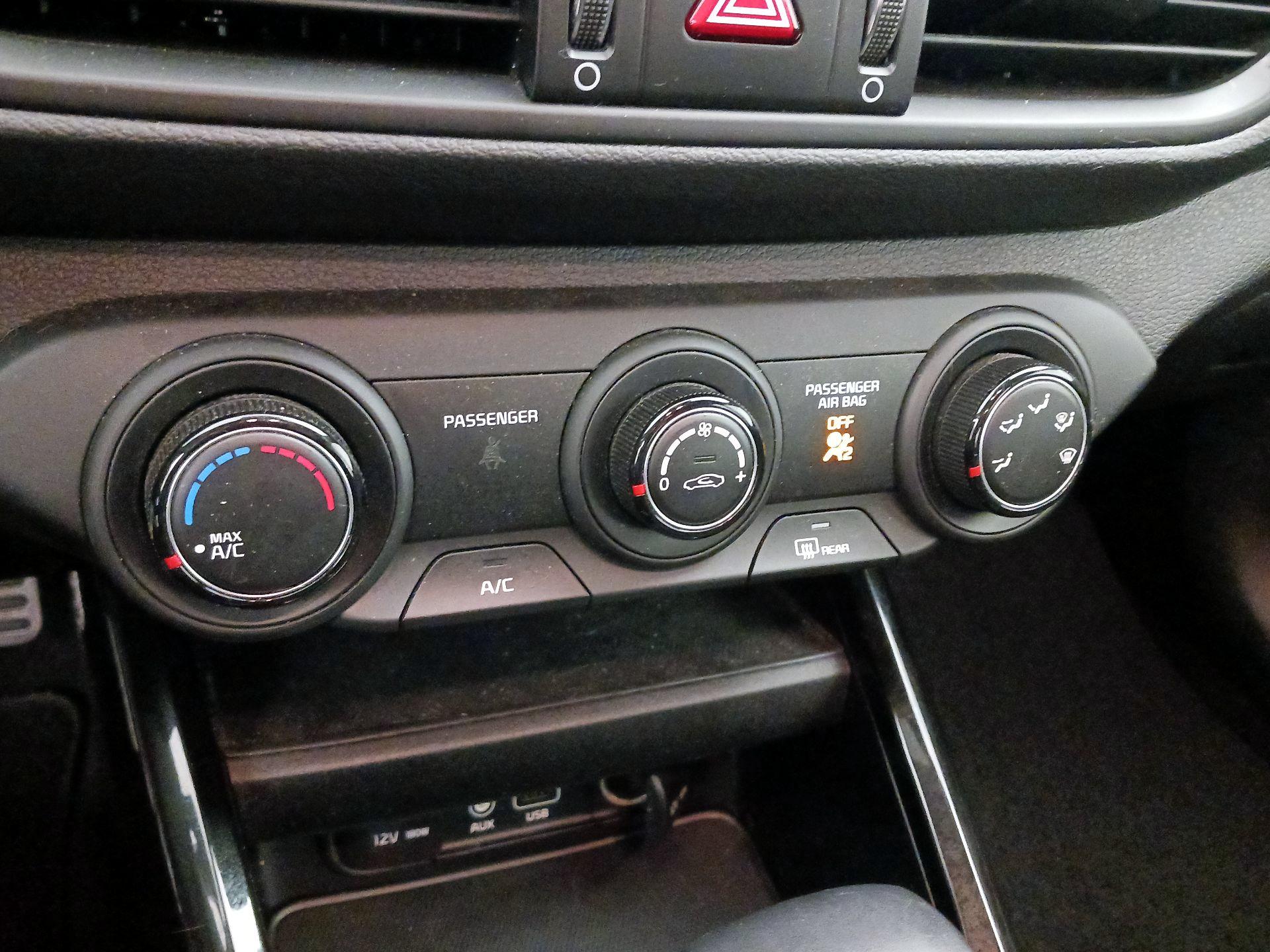 Thumbnail: 2021 Kia Forte - 16