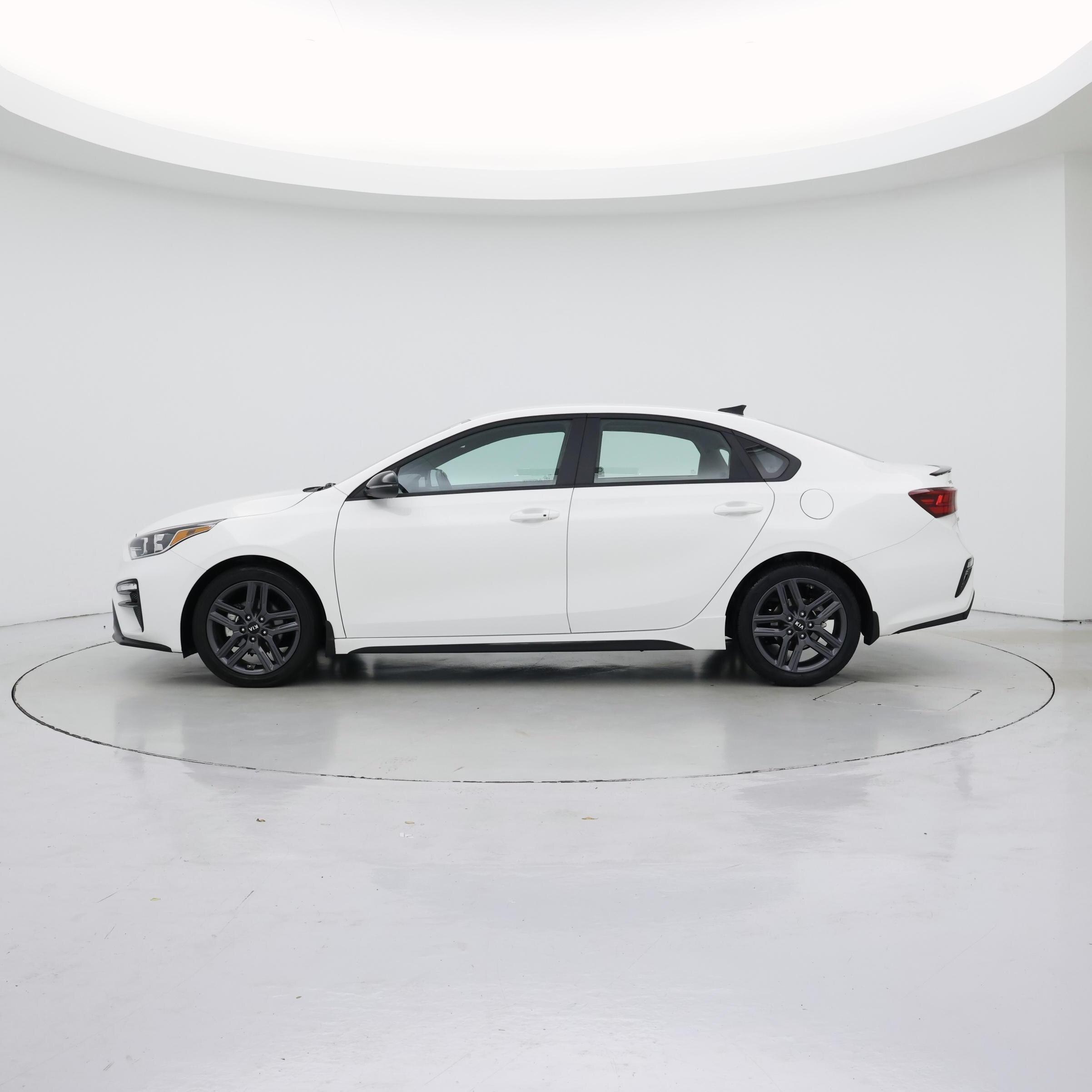 Thumbnail: 2021 Kia Forte - 3