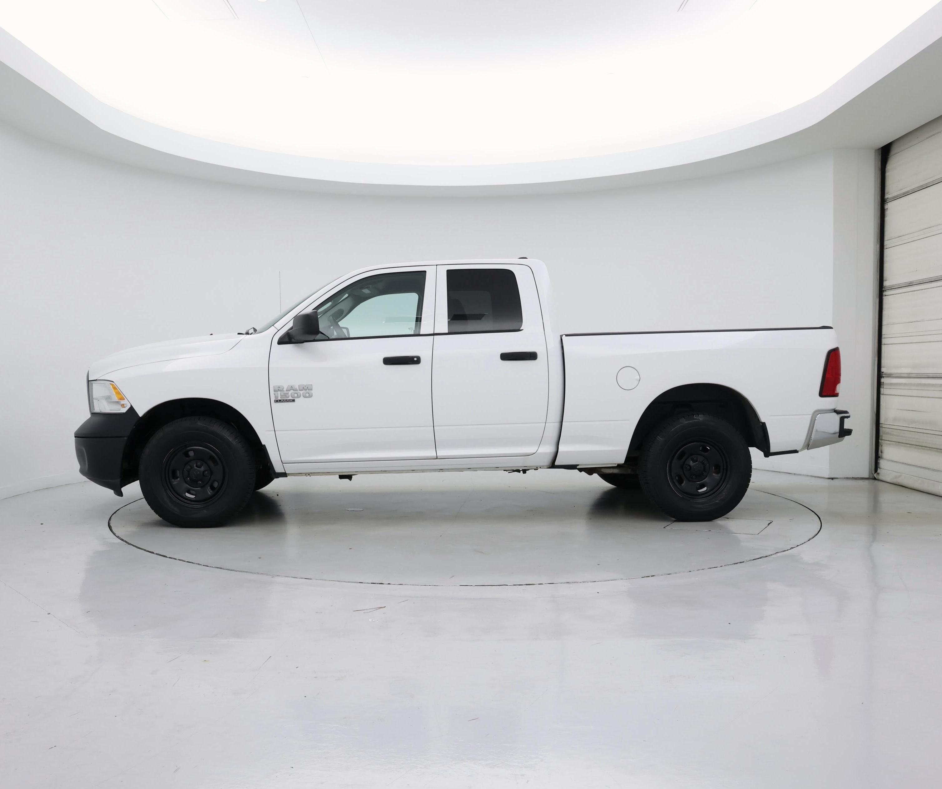 Thumbnail: 2023 RAM 1500 Classic - 3