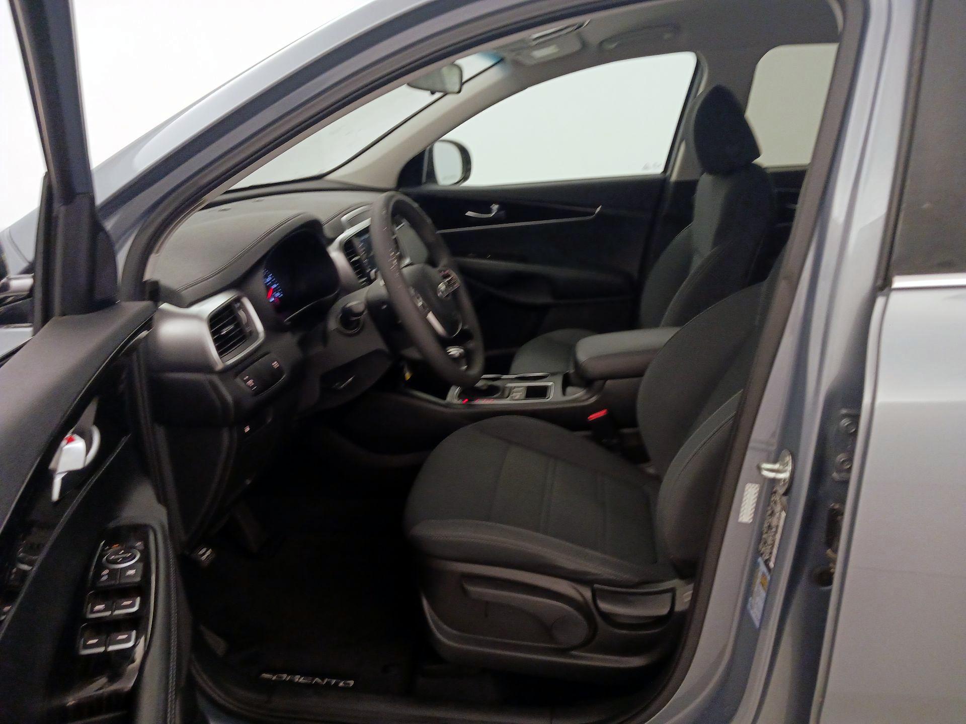 Thumbnail: 2020 Kia Sorento - 11