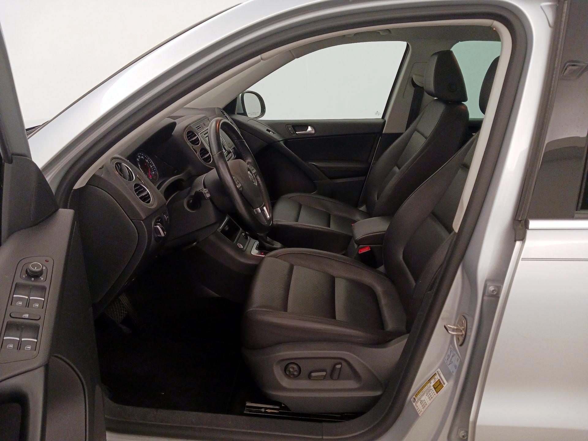 Thumbnail: 2016 Volkswagen Tiguan - 11
