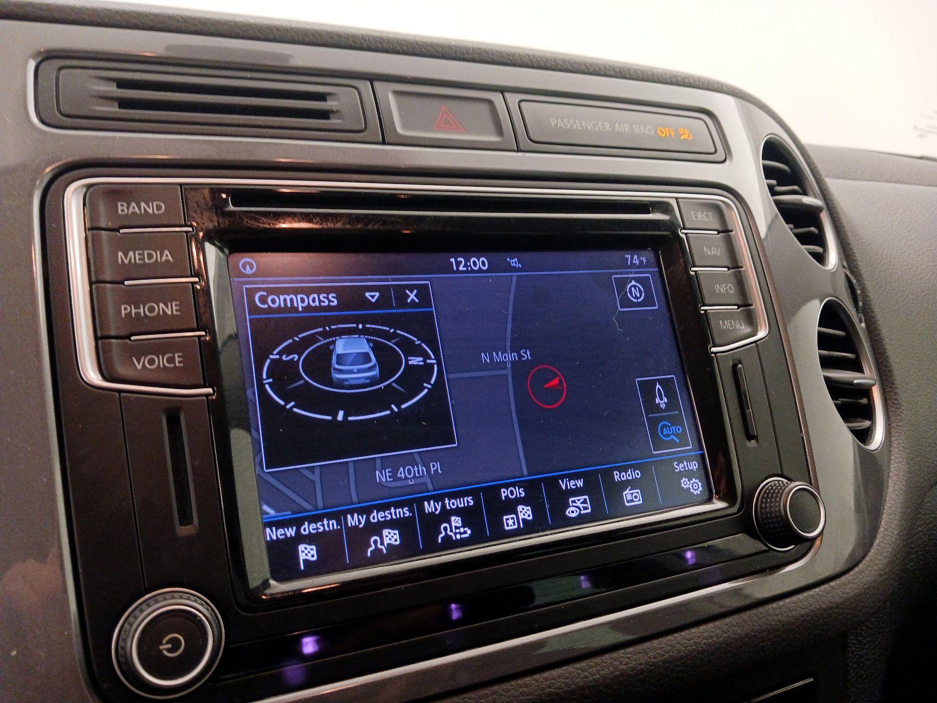 Thumbnail: 2016 Volkswagen Tiguan - 14