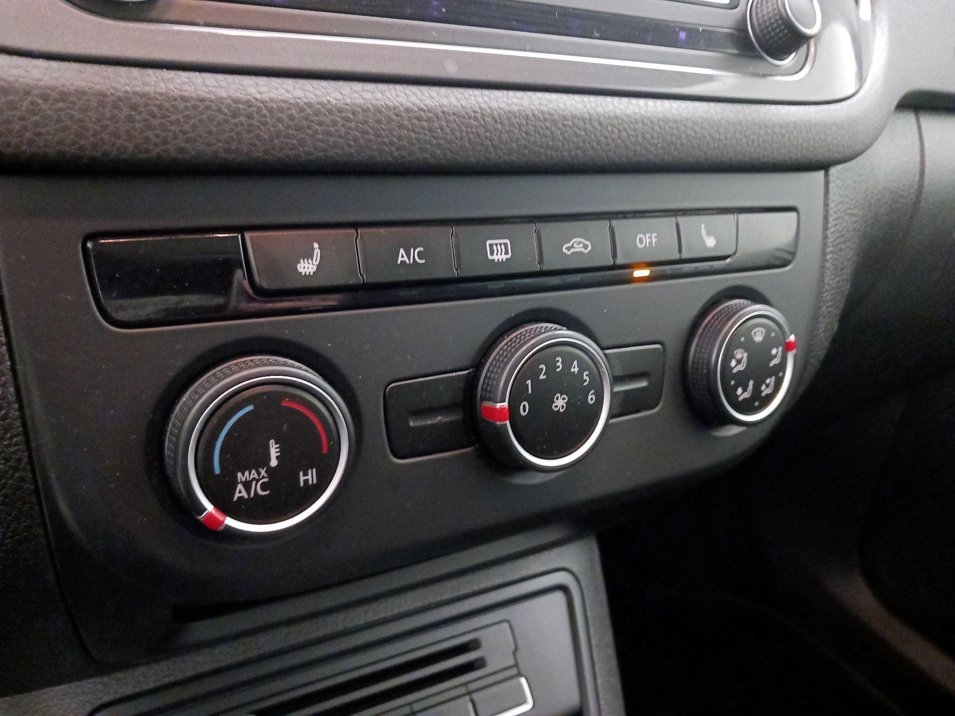 Thumbnail: 2016 Volkswagen Tiguan - 17