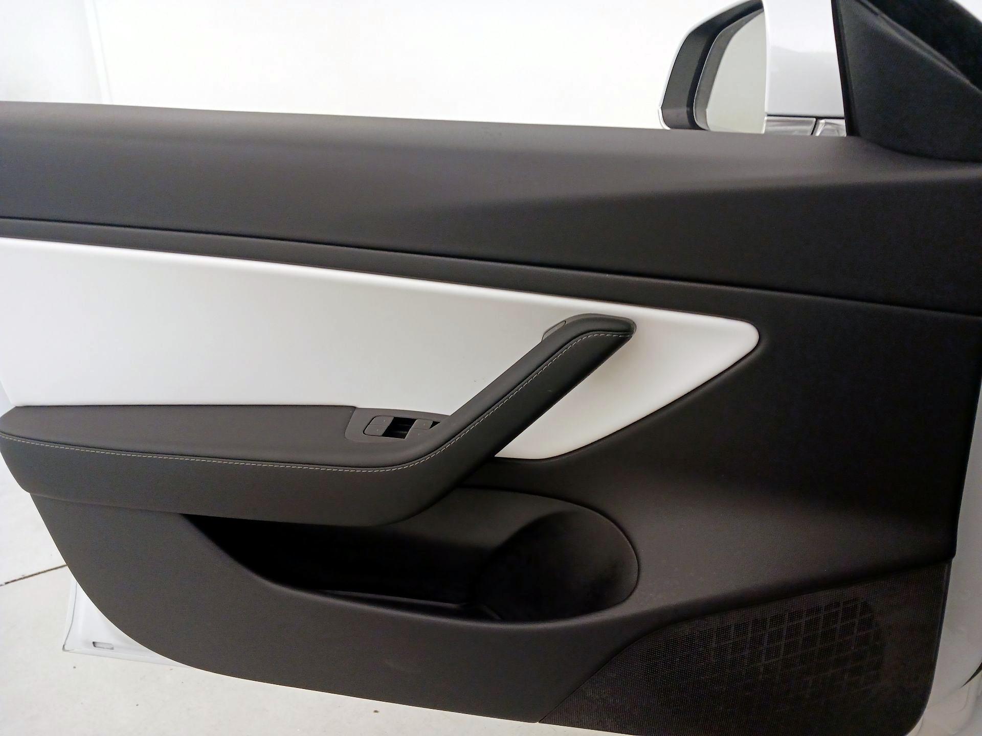 Thumbnail: 2020 Tesla Model 3 - 12