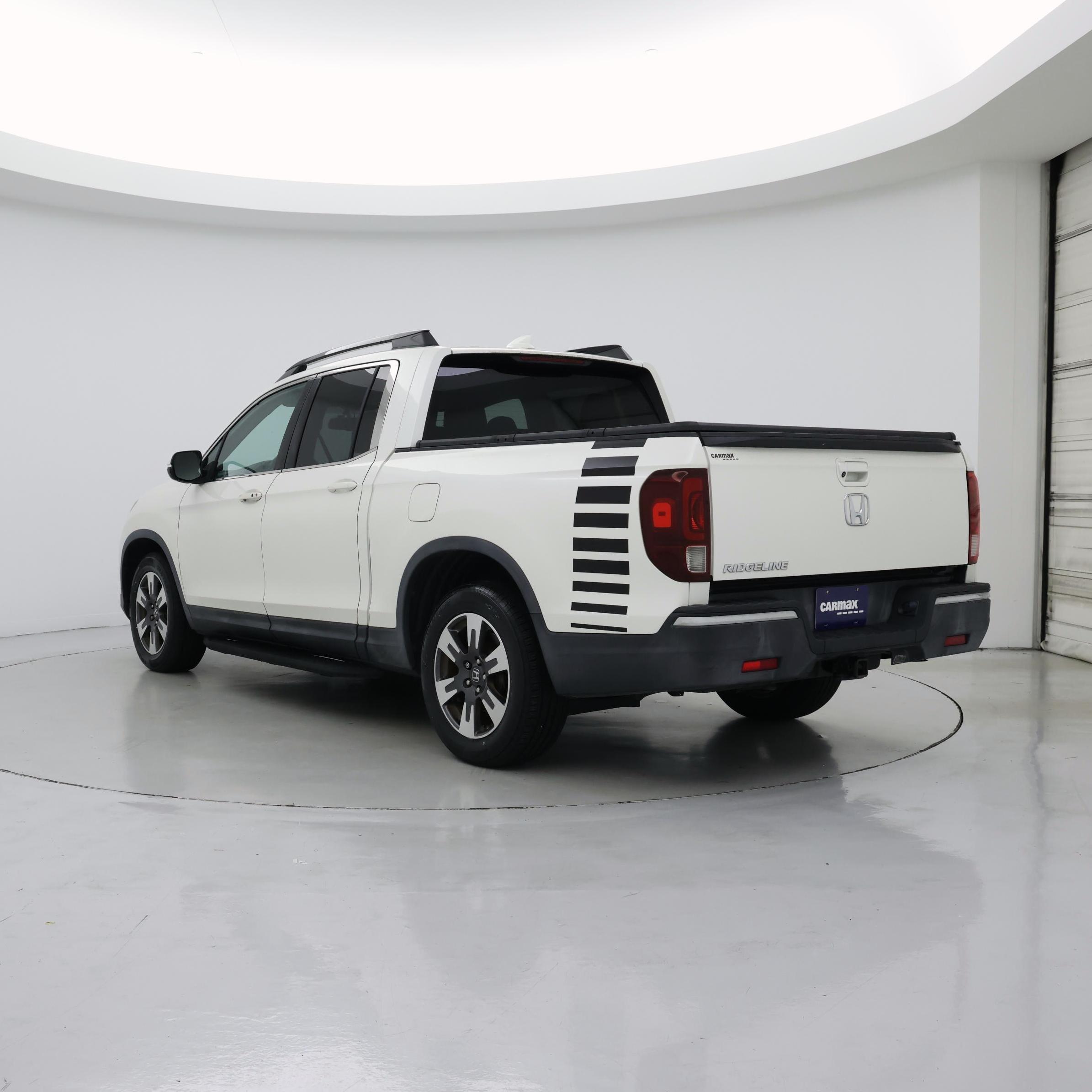 Thumbnail: 2017 Honda Ridgeline - 2