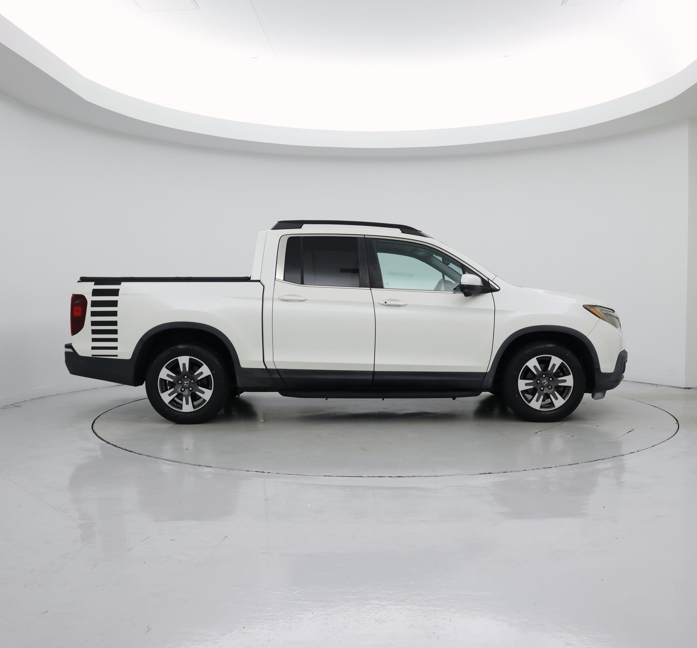 Thumbnail: 2017 Honda Ridgeline - 7