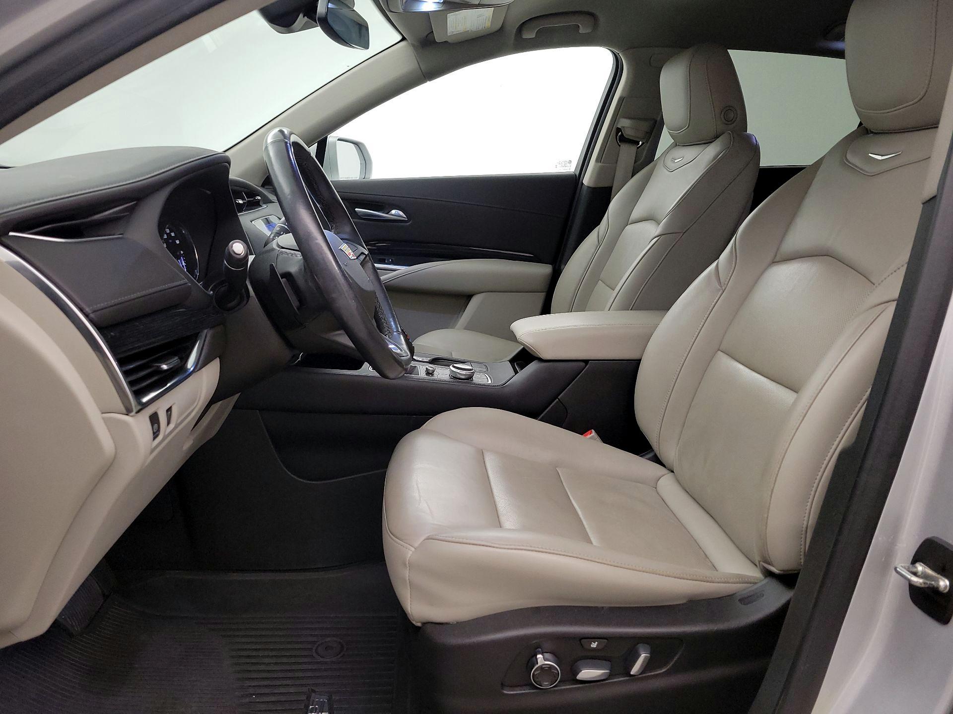 Thumbnail: 2019 Cadillac XT4 - 11