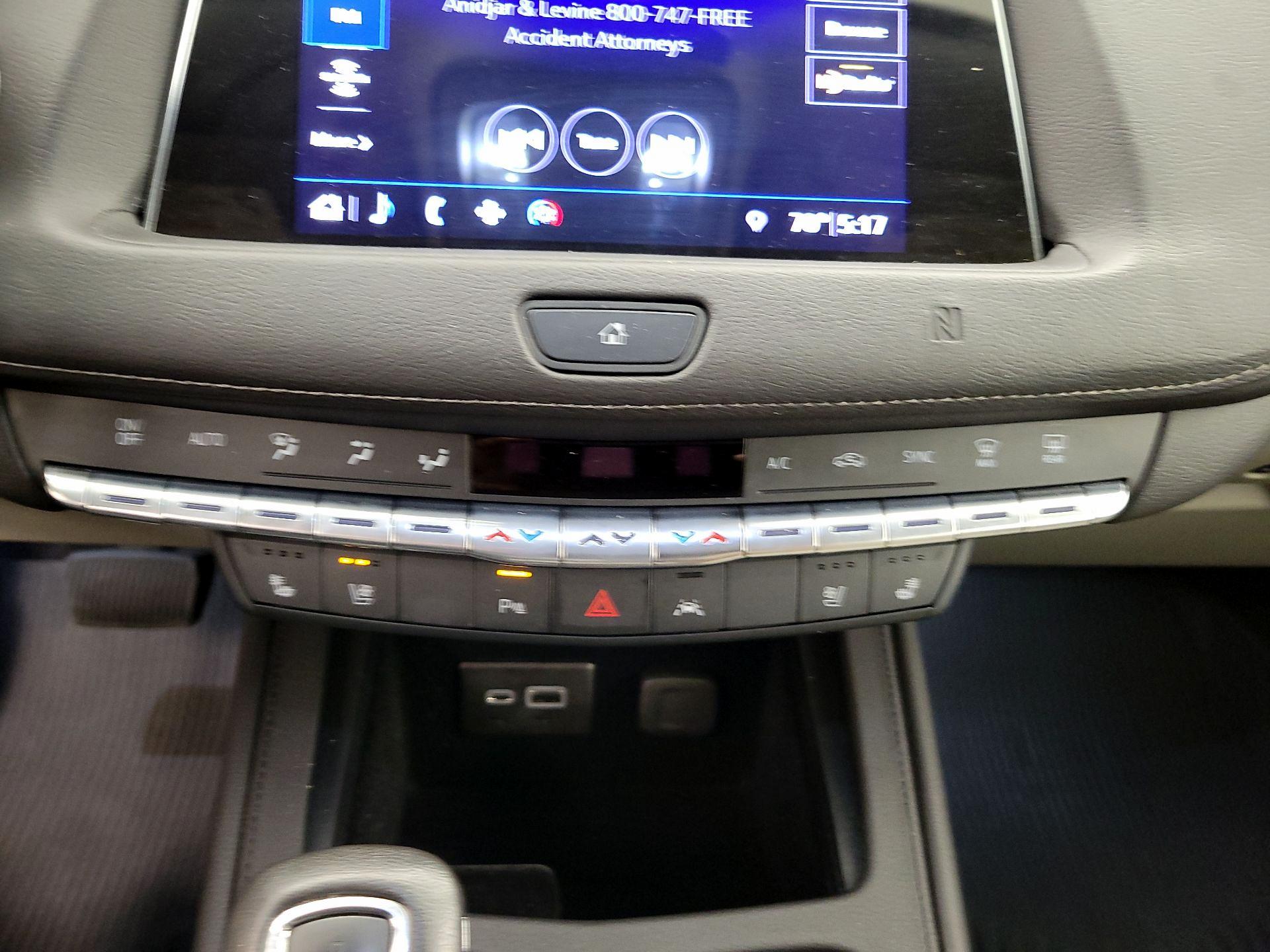 Thumbnail: 2019 Cadillac XT4 - 16