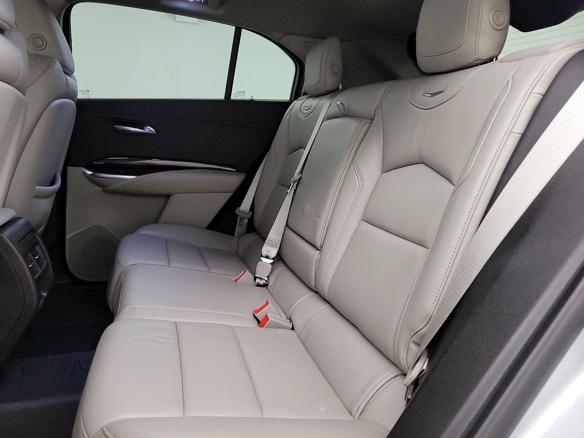 Thumbnail: 2019 Cadillac XT4 - 19