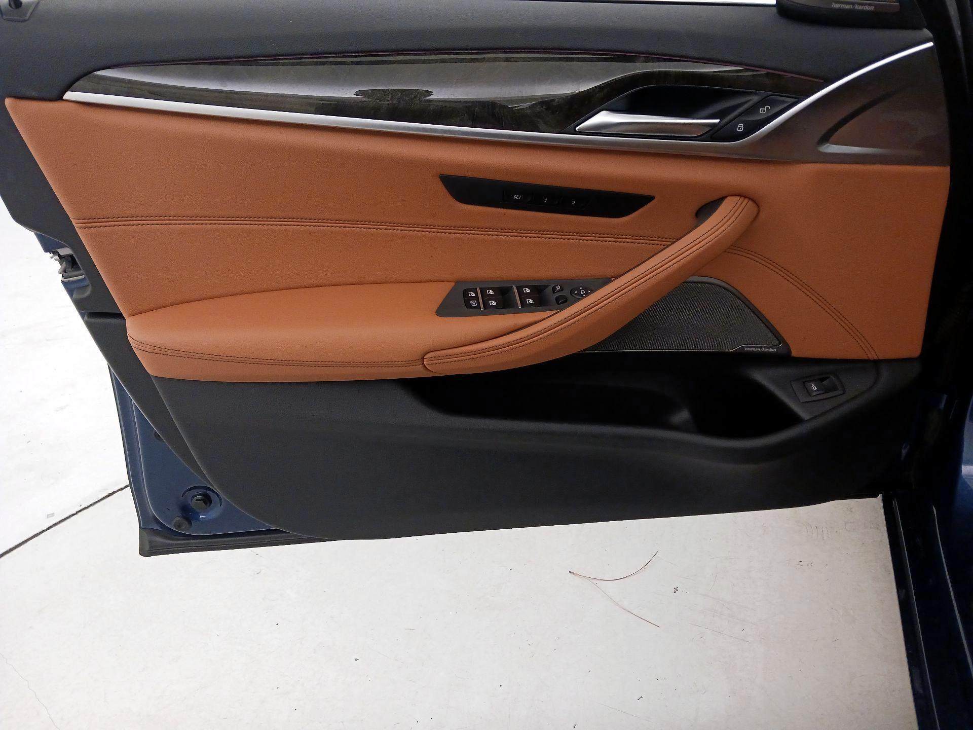 Thumbnail: 2021 BMW 5 Series - 12