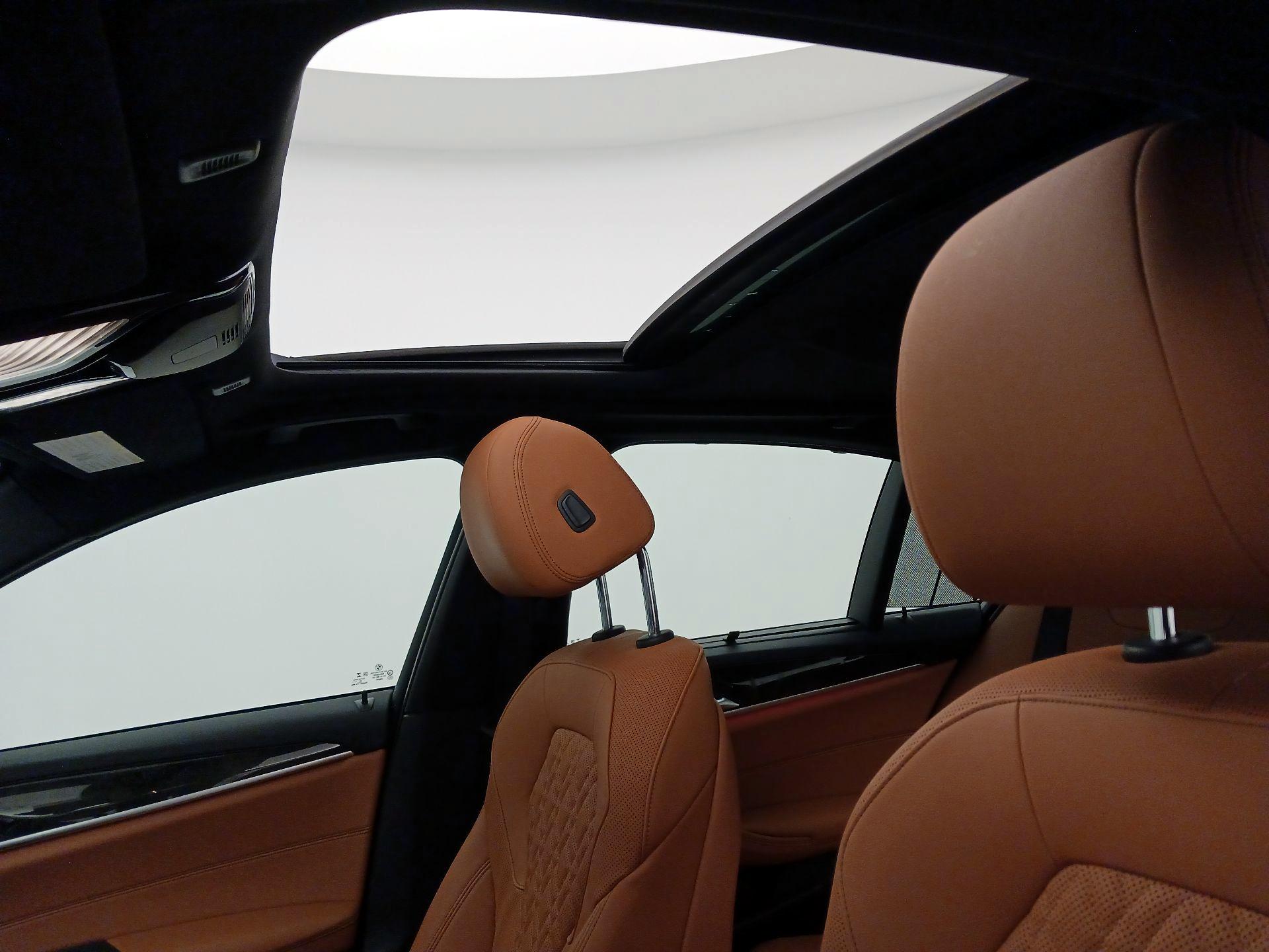 Thumbnail: 2021 BMW 5 Series - 20