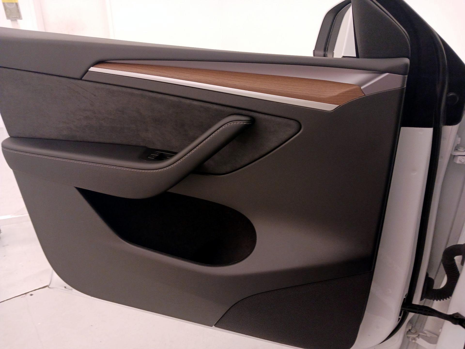 Thumbnail: 2023 Tesla Model Y - 12