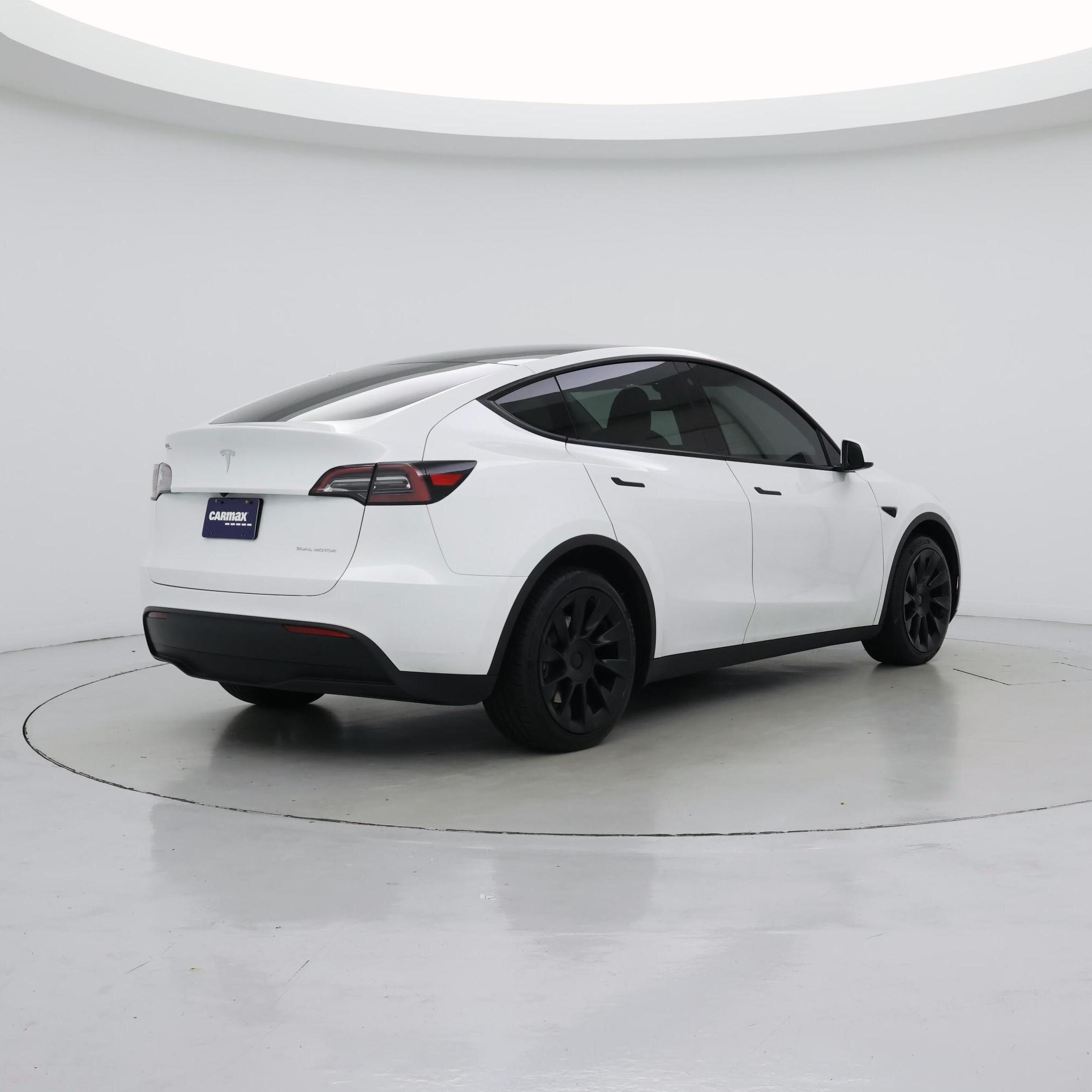 Thumbnail: 2023 Tesla Model Y - 8