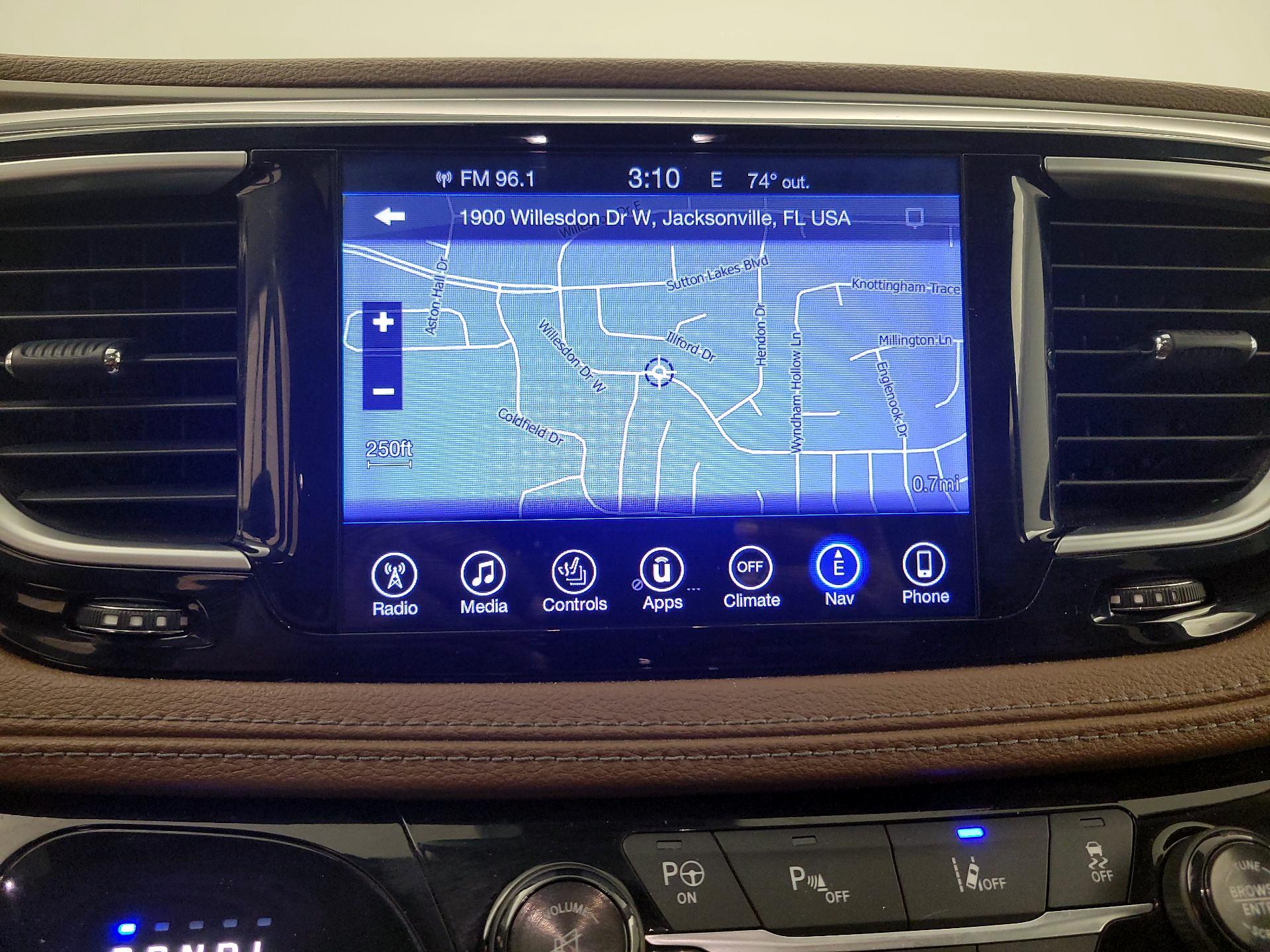 Thumbnail: 2017 Chrysler Pacifica - 14