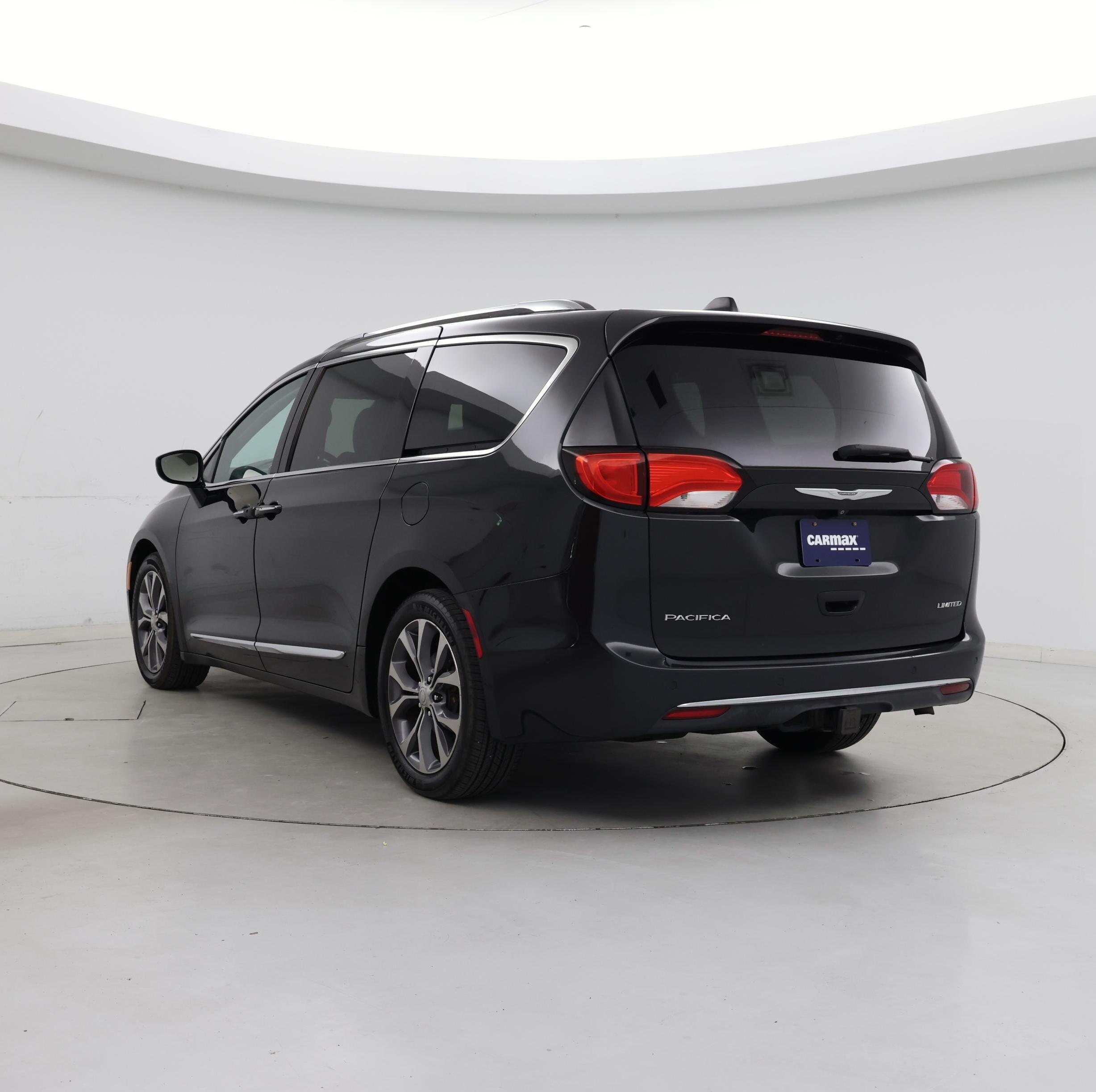 Thumbnail: 2017 Chrysler Pacifica - 2