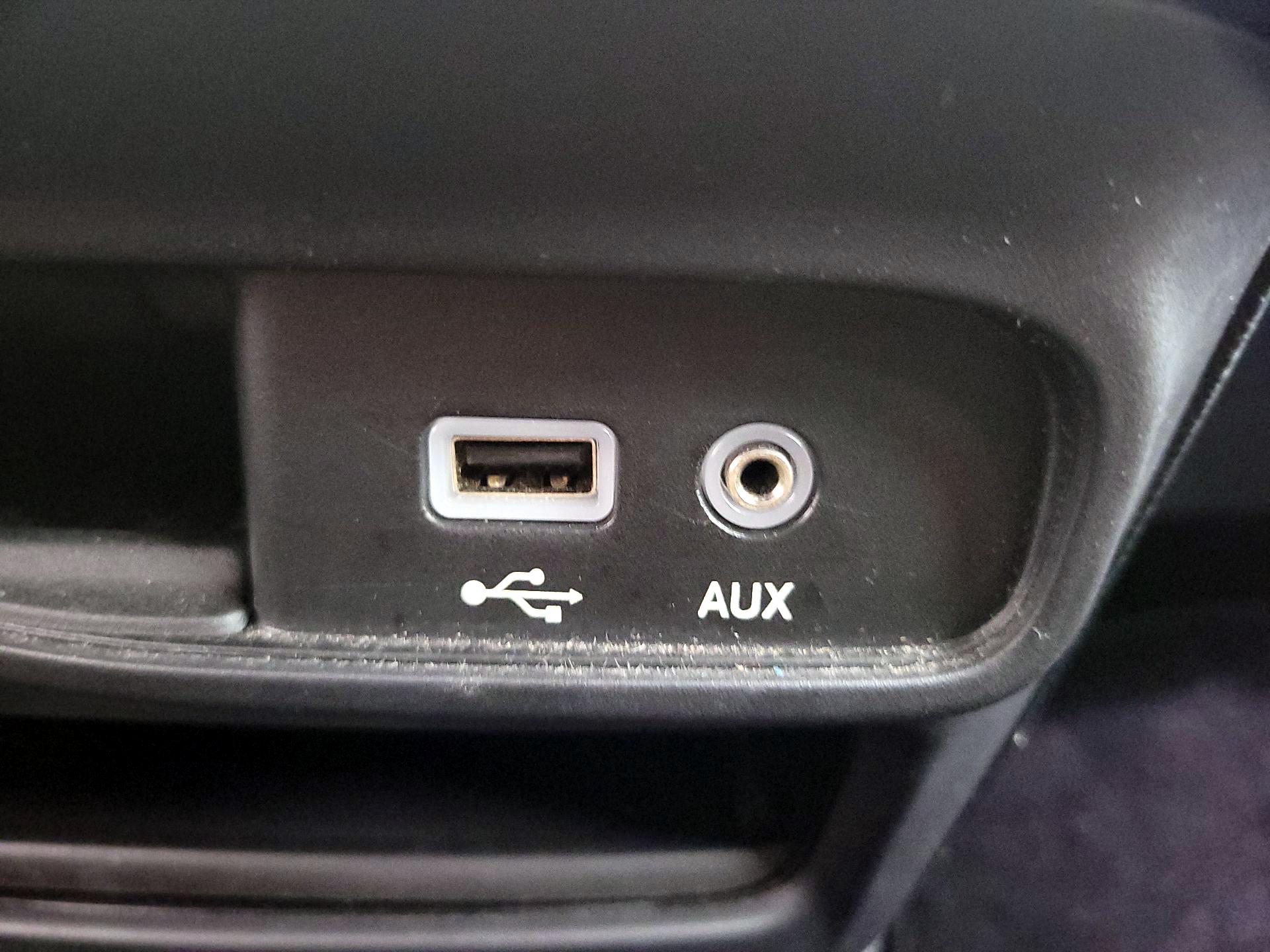 Thumbnail: 2017 Chrysler Pacifica - 19