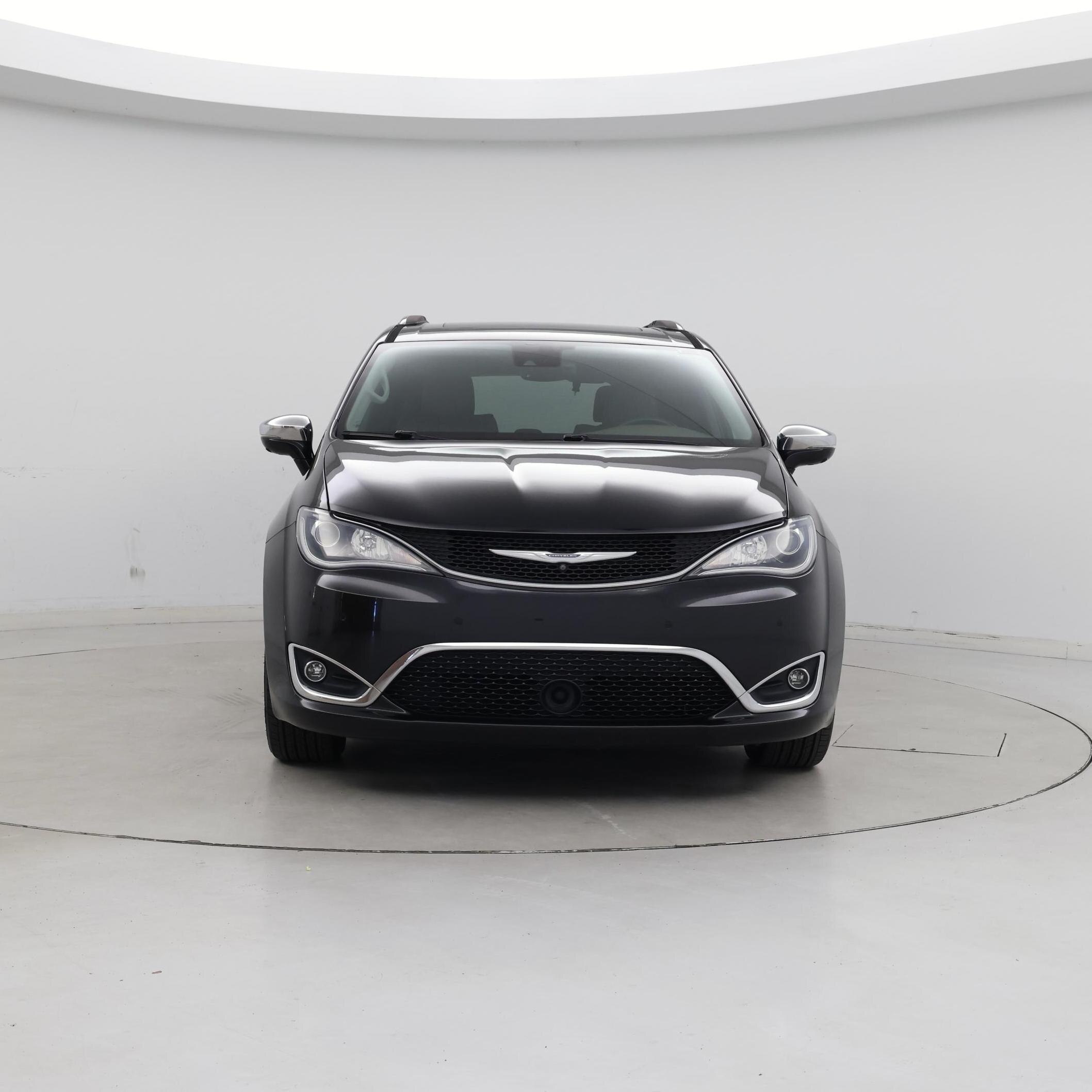 Thumbnail: 2017 Chrysler Pacifica - 5