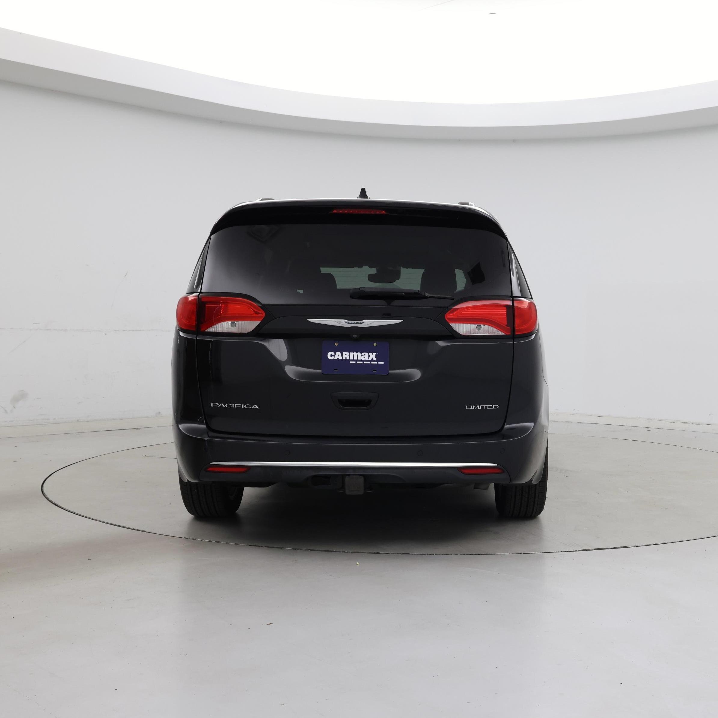 Thumbnail: 2017 Chrysler Pacifica - 6