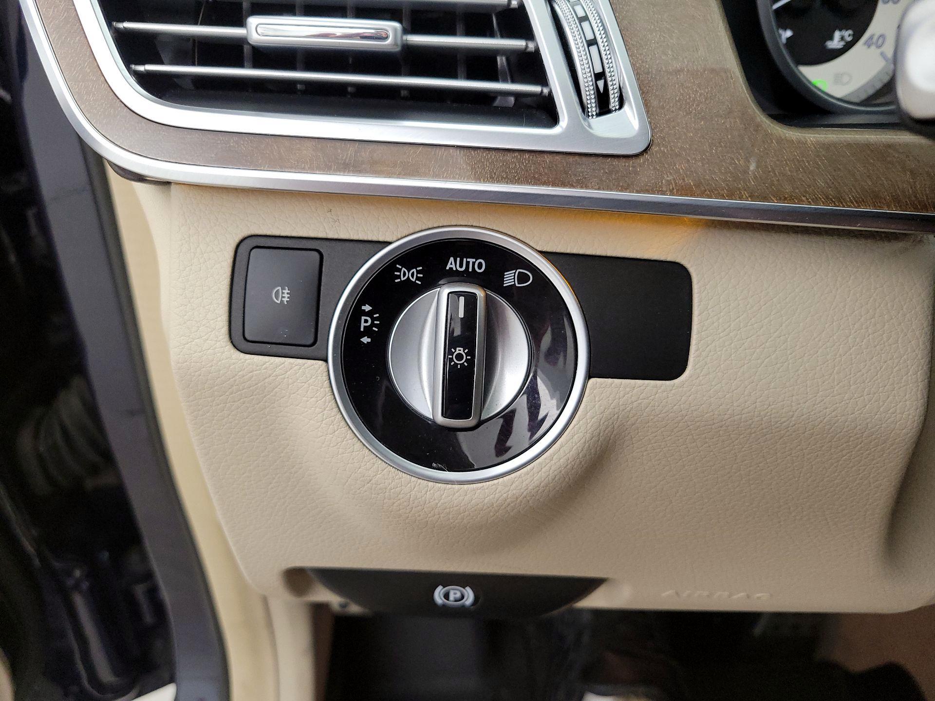 Thumbnail: 2016 Mercedes-Benz E-Class - 13