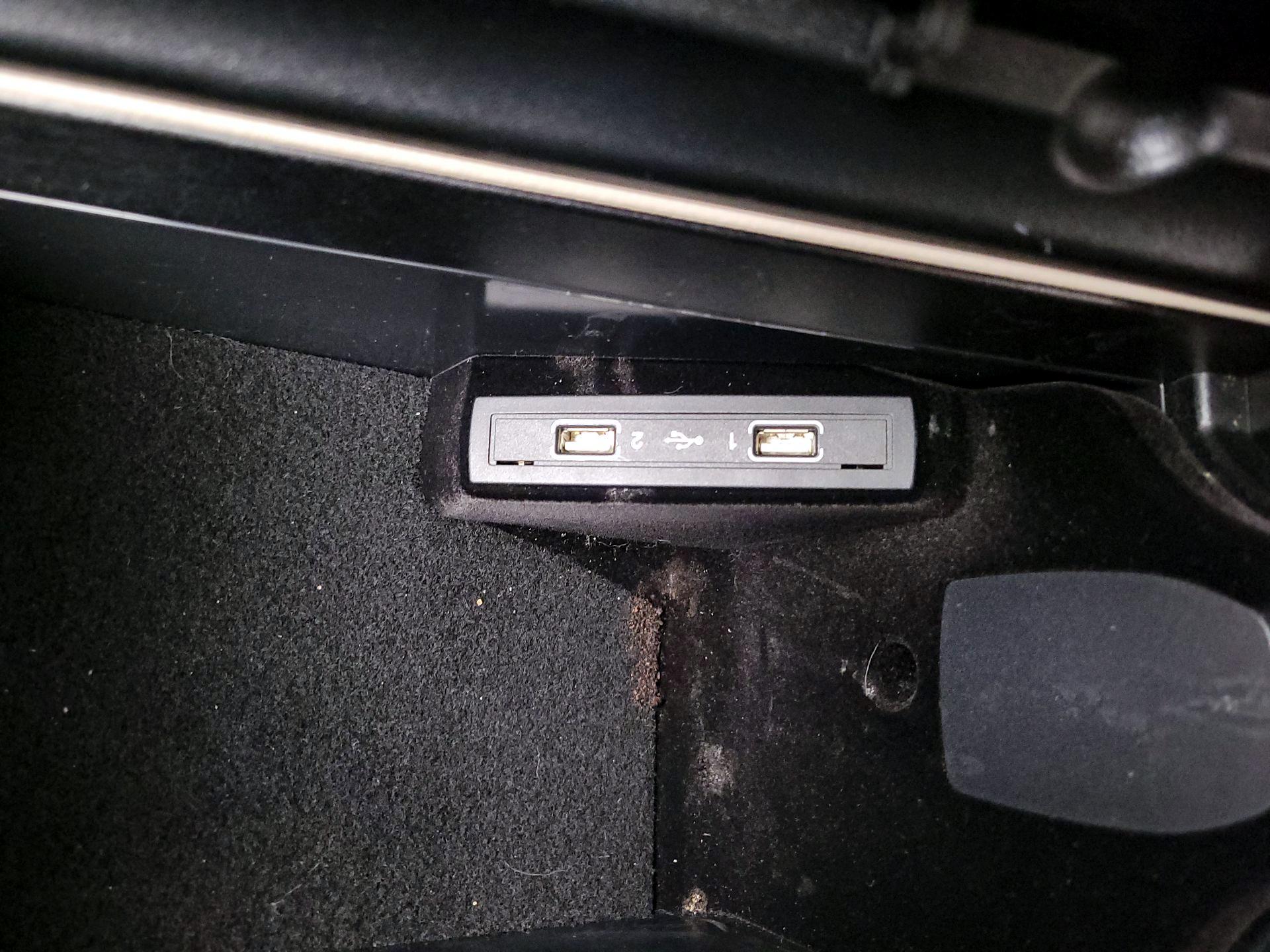 Thumbnail: 2016 Mercedes-Benz E-Class - 19