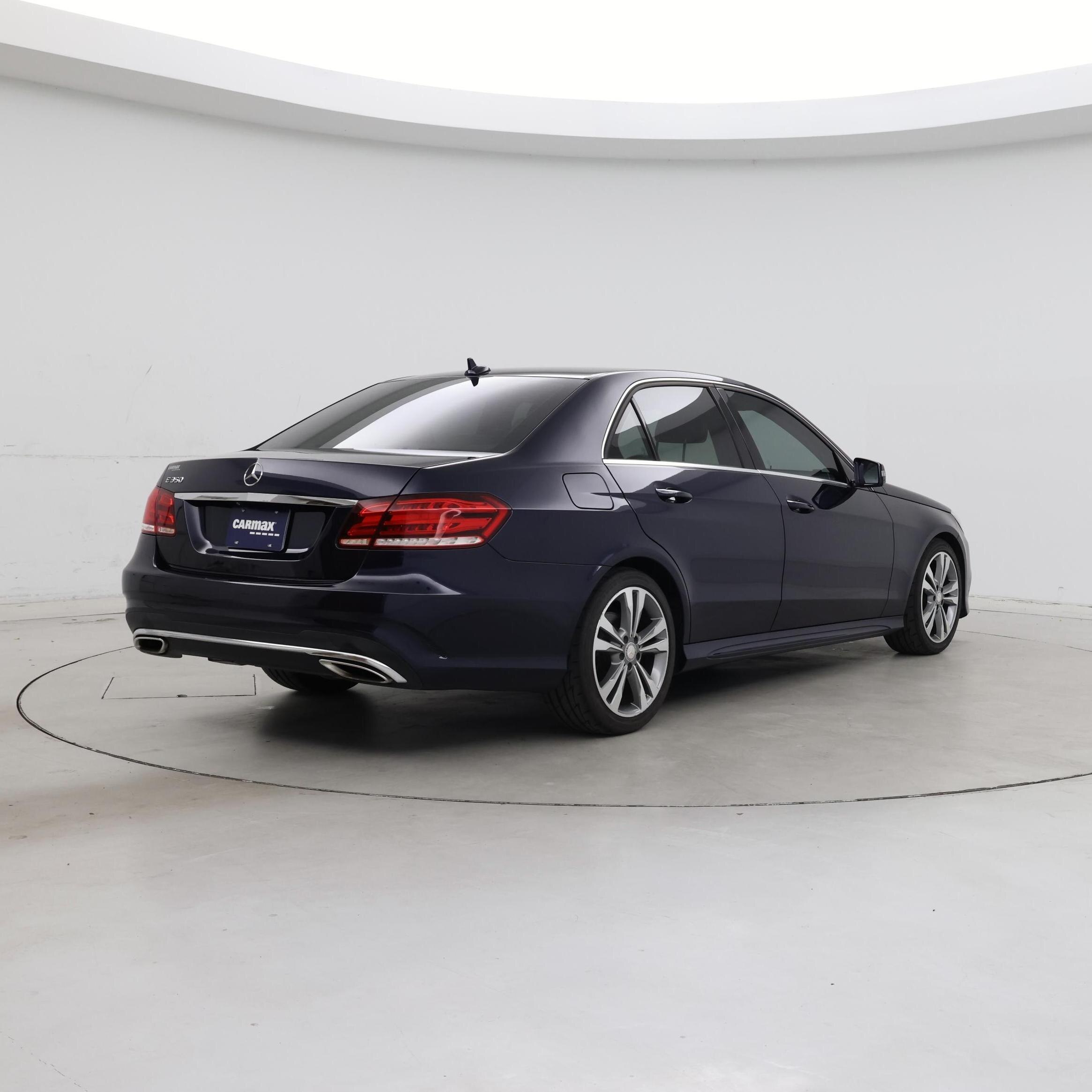 Thumbnail: 2016 Mercedes-Benz E-Class - 8