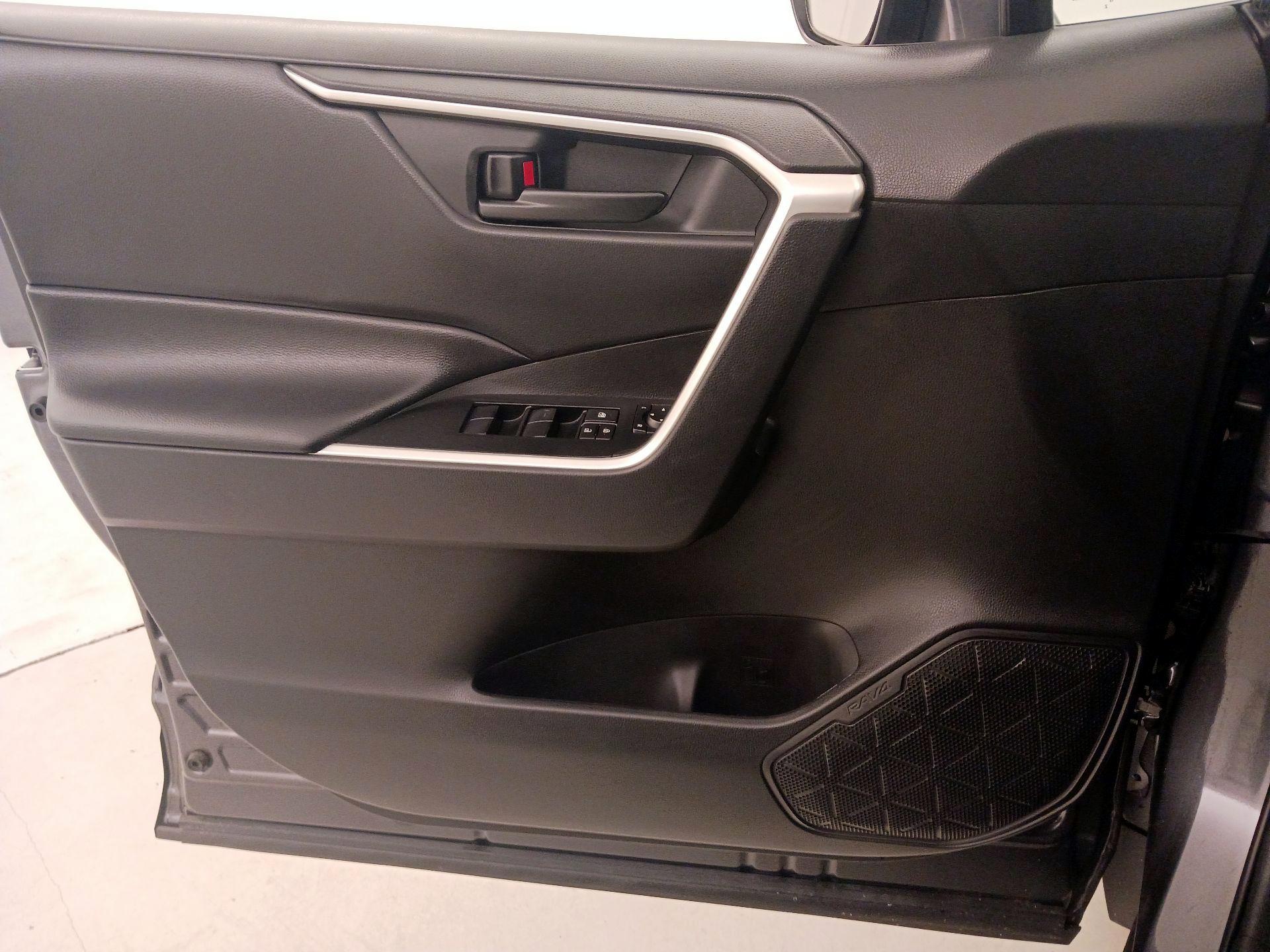 Thumbnail: 2023 Toyota RAV4 - 12