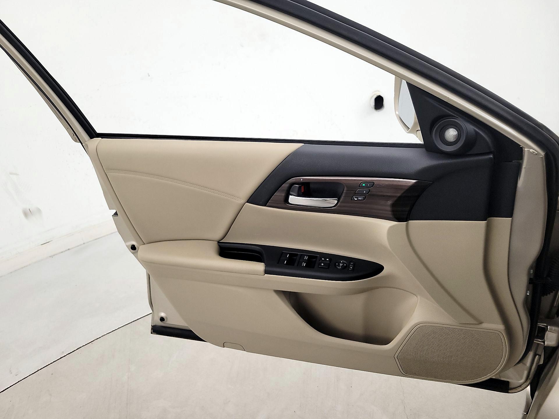 Thumbnail: 2016 Honda Accord - 12