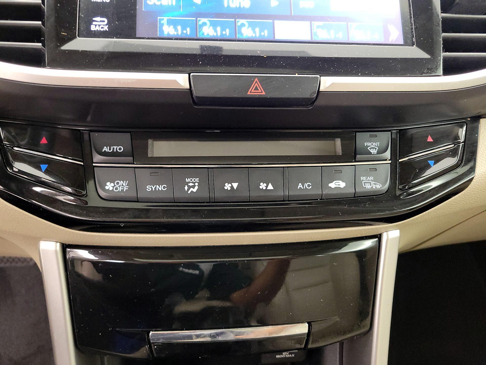 Thumbnail: 2016 Honda Accord - 16