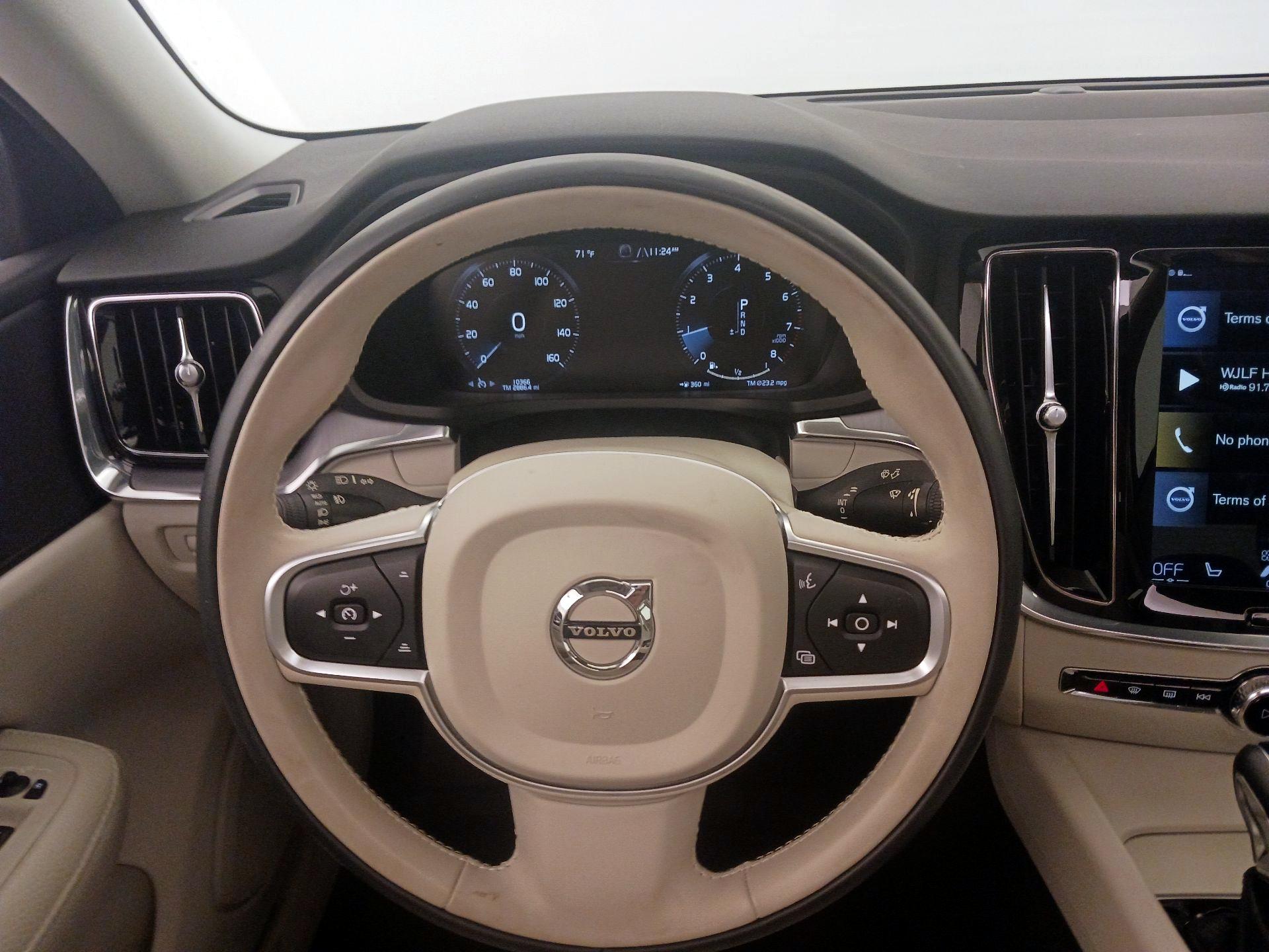 Thumbnail: 2020 Volvo S60 - 10