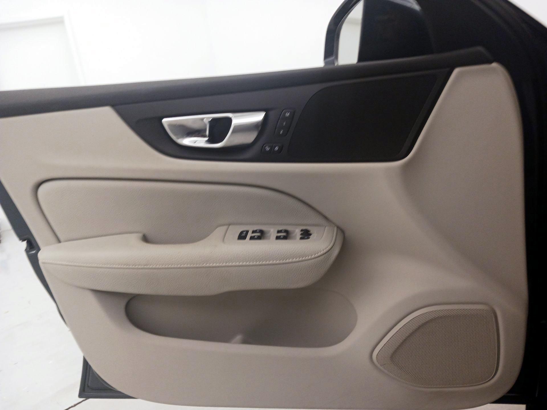 Thumbnail: 2020 Volvo S60 - 12