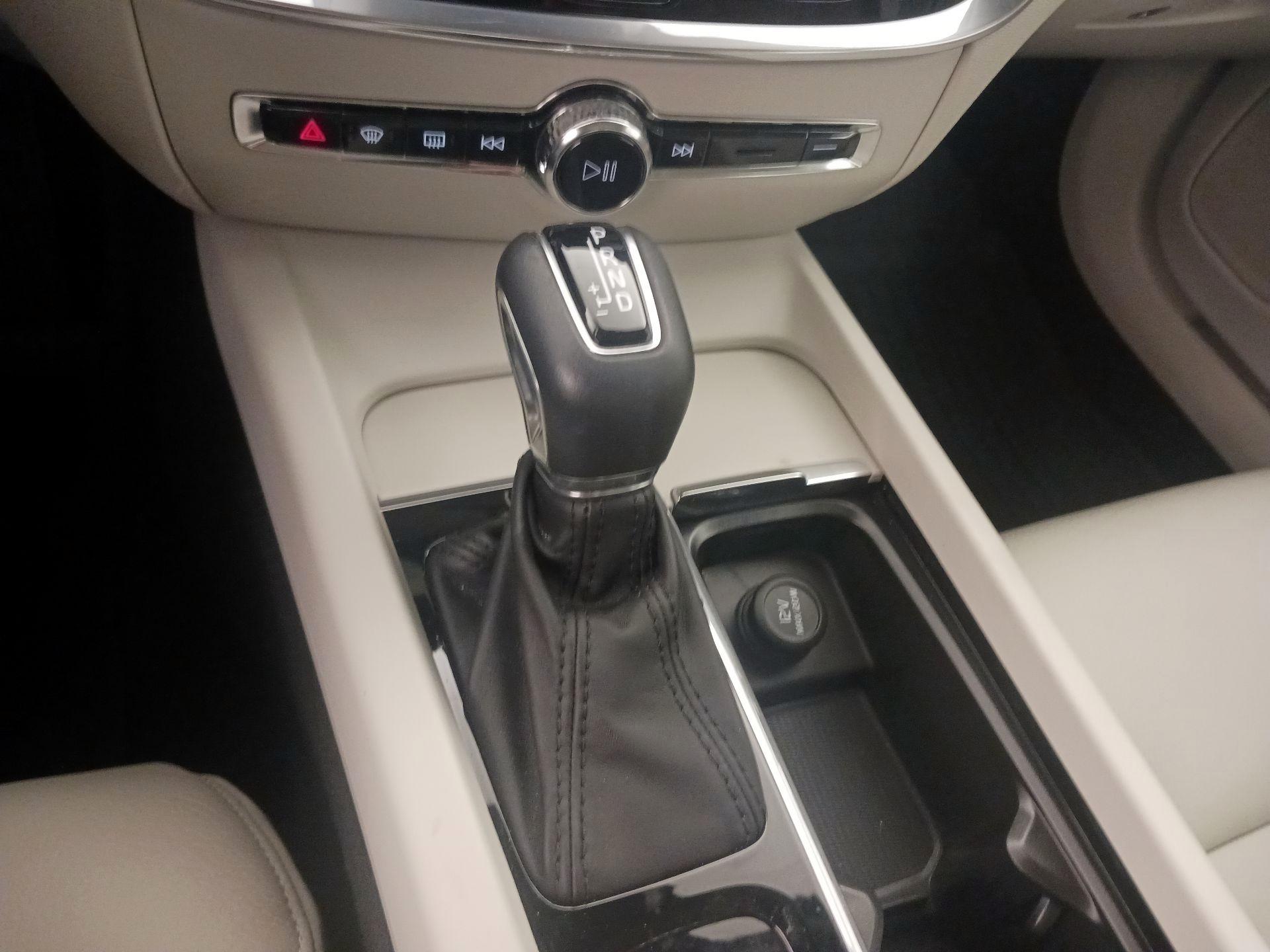 Thumbnail: 2020 Volvo S60 - 17