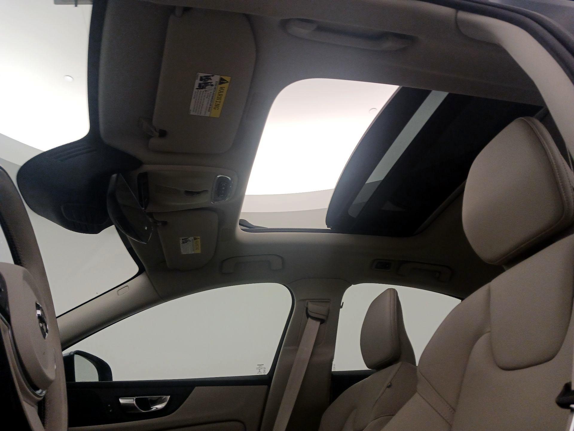 Thumbnail: 2020 Volvo S60 - 19
