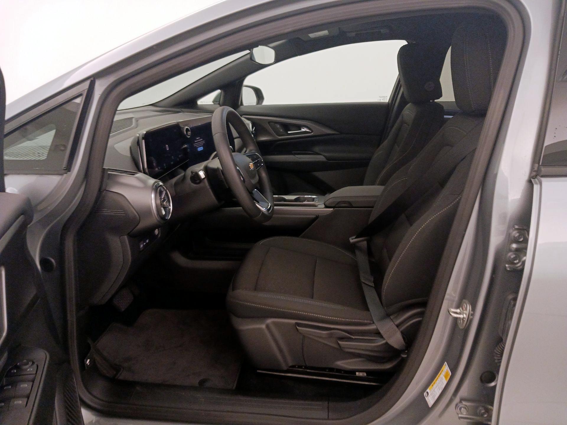 Thumbnail: 2025 Chevrolet Equinox - 11