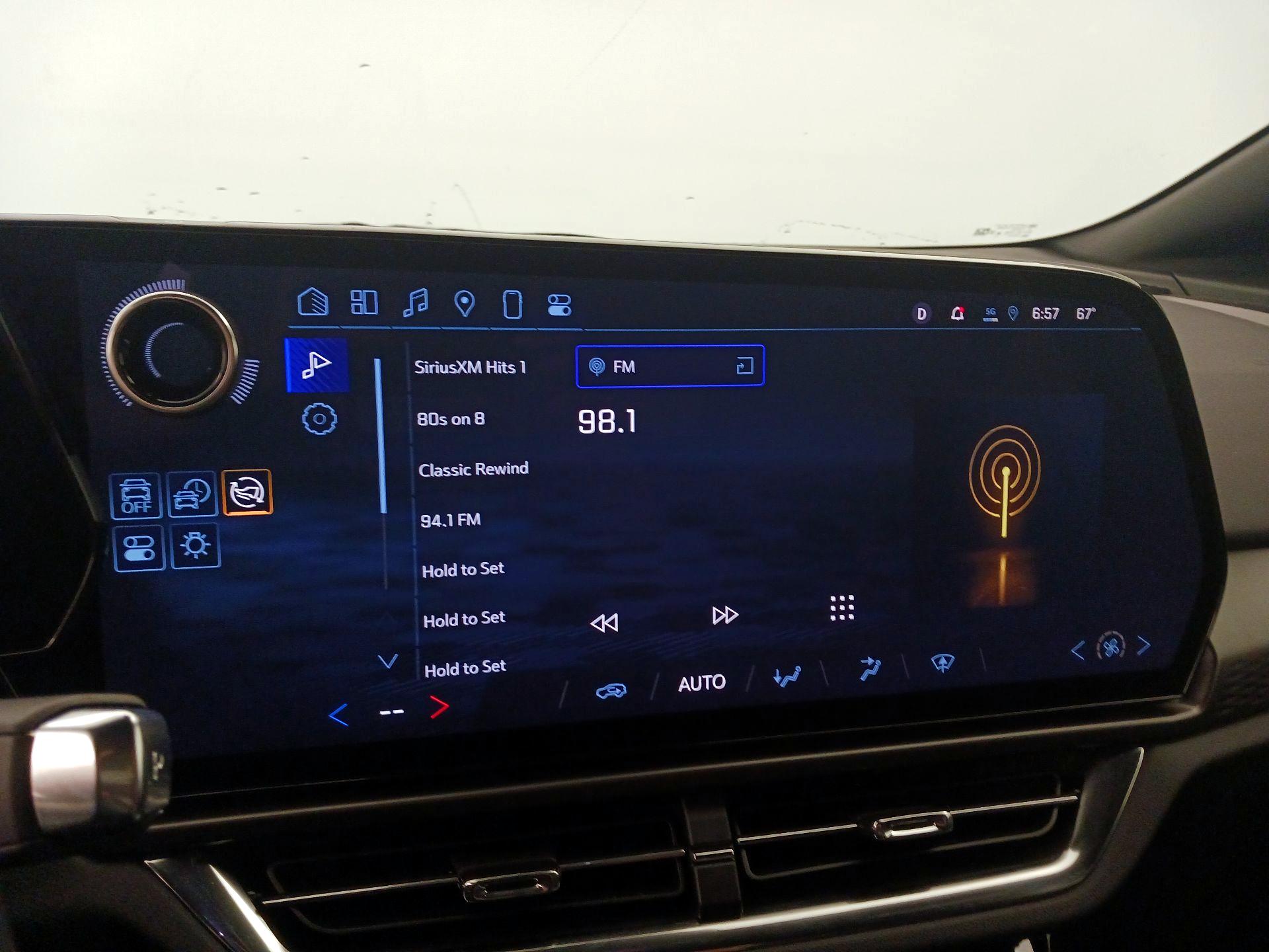 Thumbnail: 2025 Chevrolet Equinox - 16