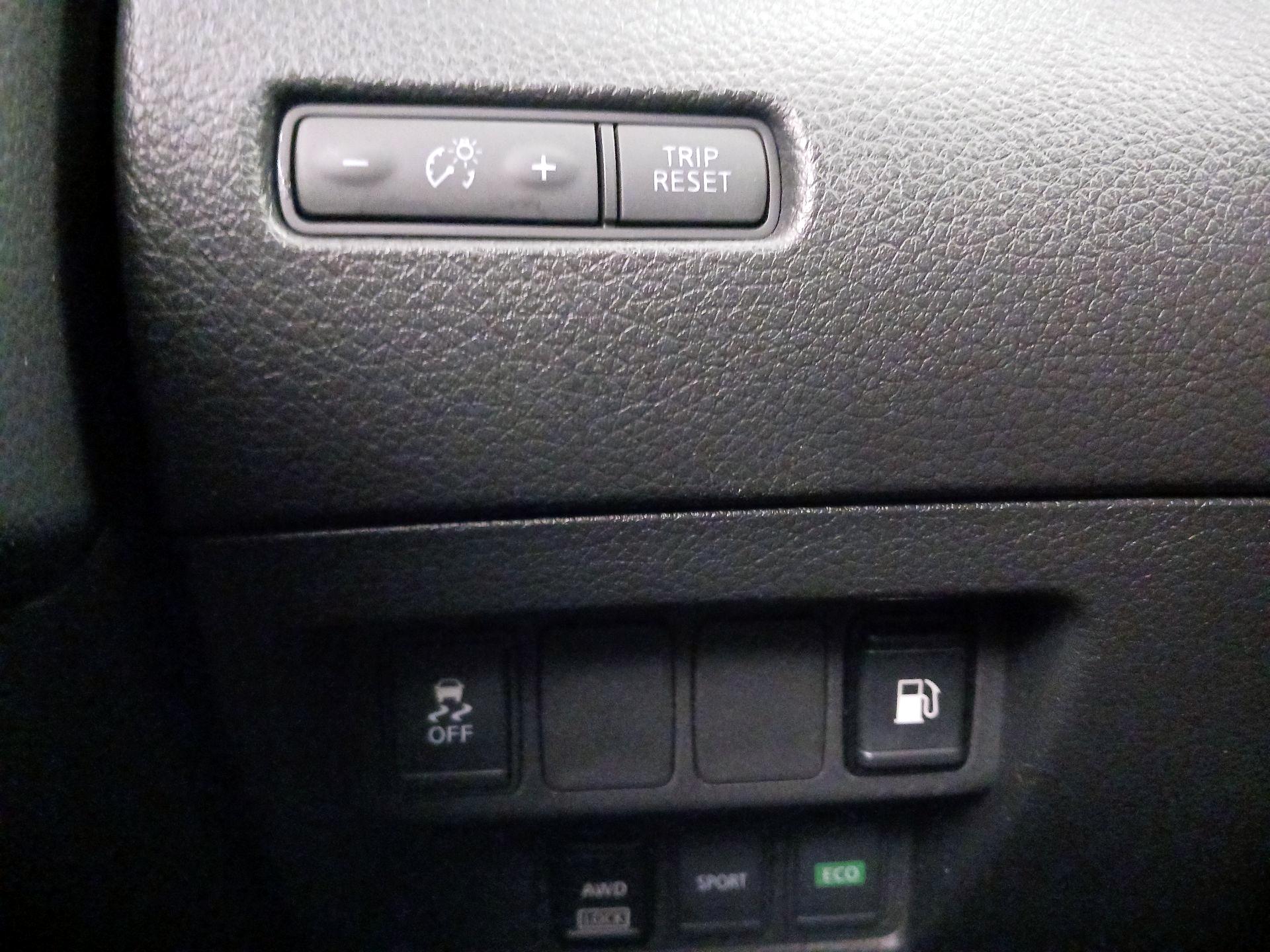 Thumbnail: 2018 Nissan Rogue - 13