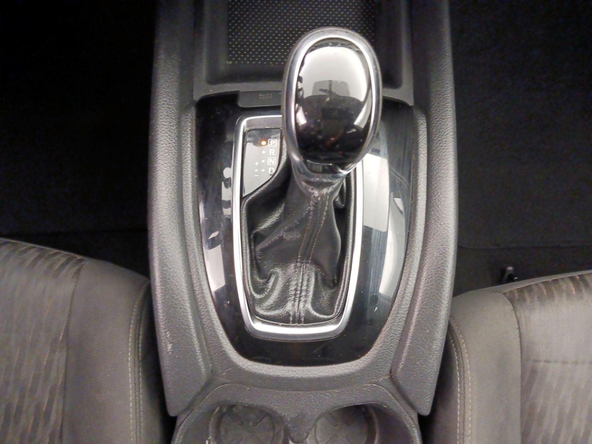 Thumbnail: 2018 Nissan Rogue - 17