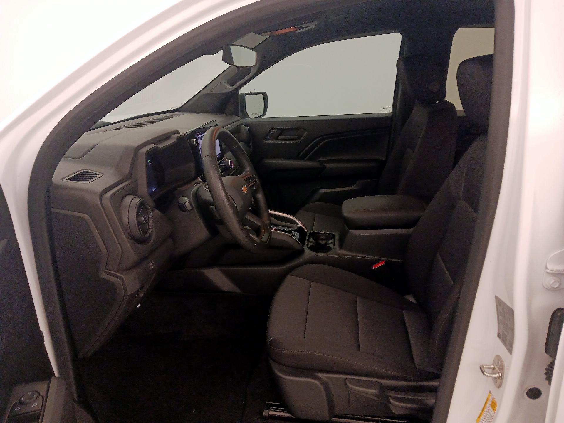 Thumbnail: 2023 Chevrolet Colorado - 11