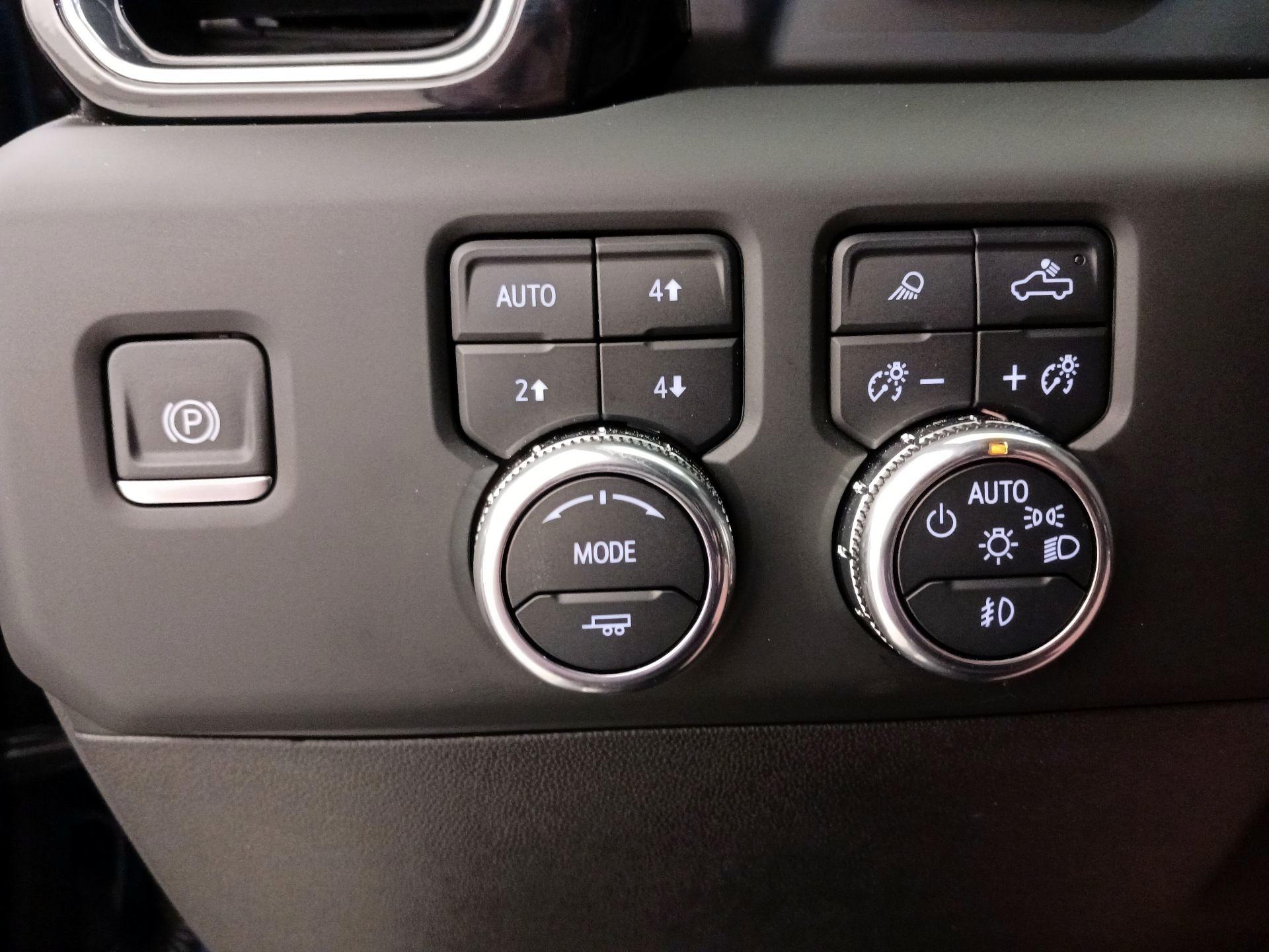 Thumbnail: 2024 GMC Sierra 2500 - 13