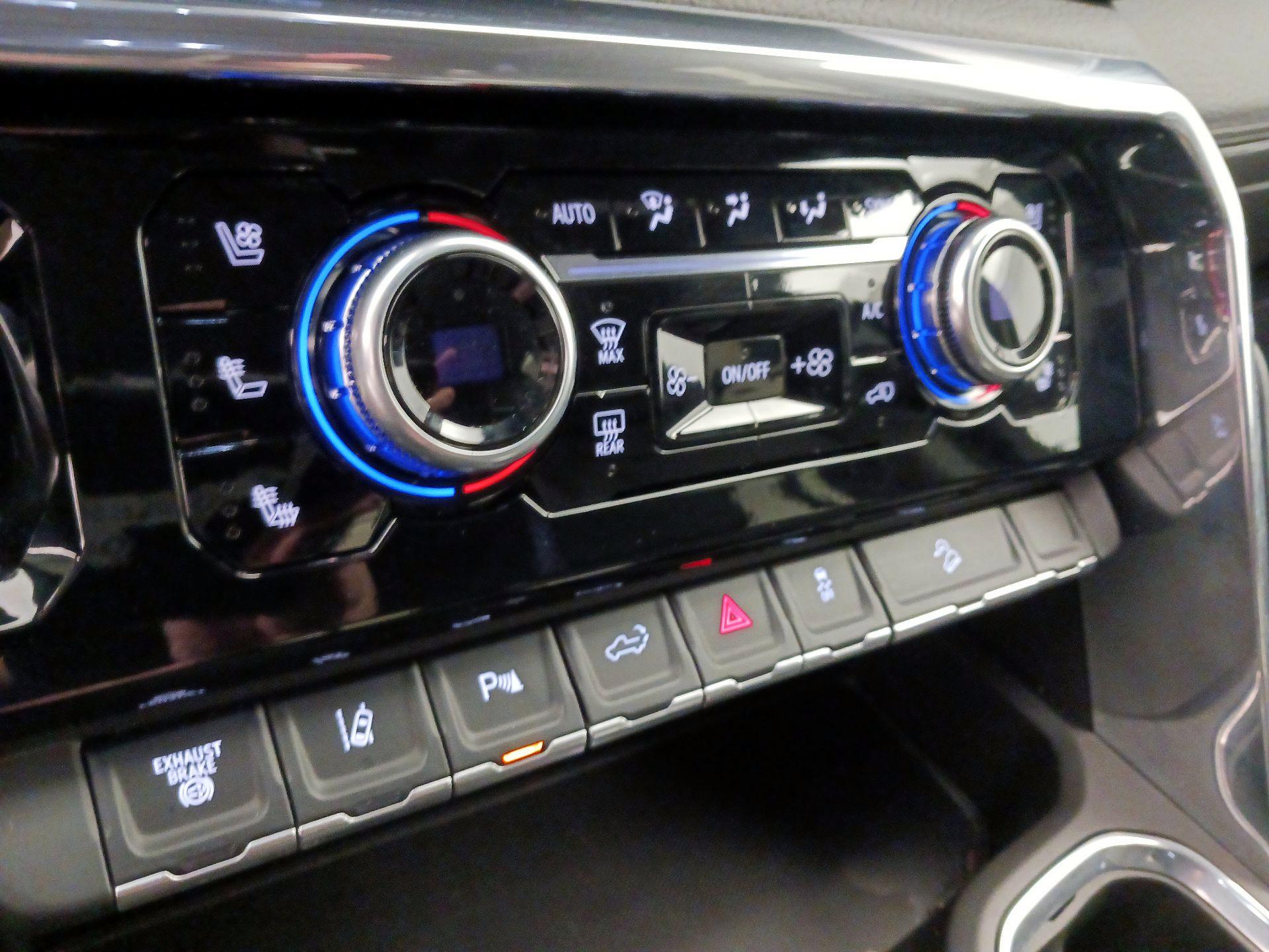 Thumbnail: 2024 GMC Sierra 2500 - 17