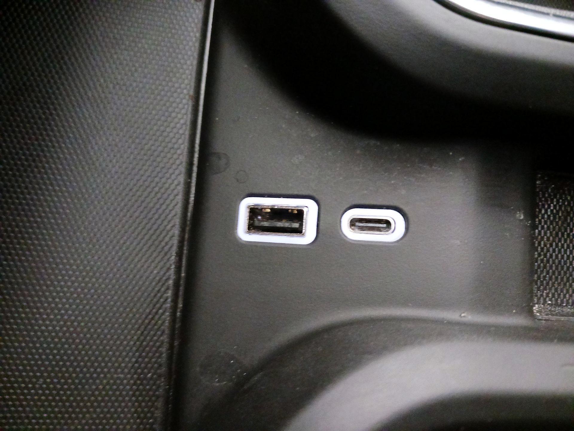 Thumbnail: 2024 GMC Sierra 2500 - 19