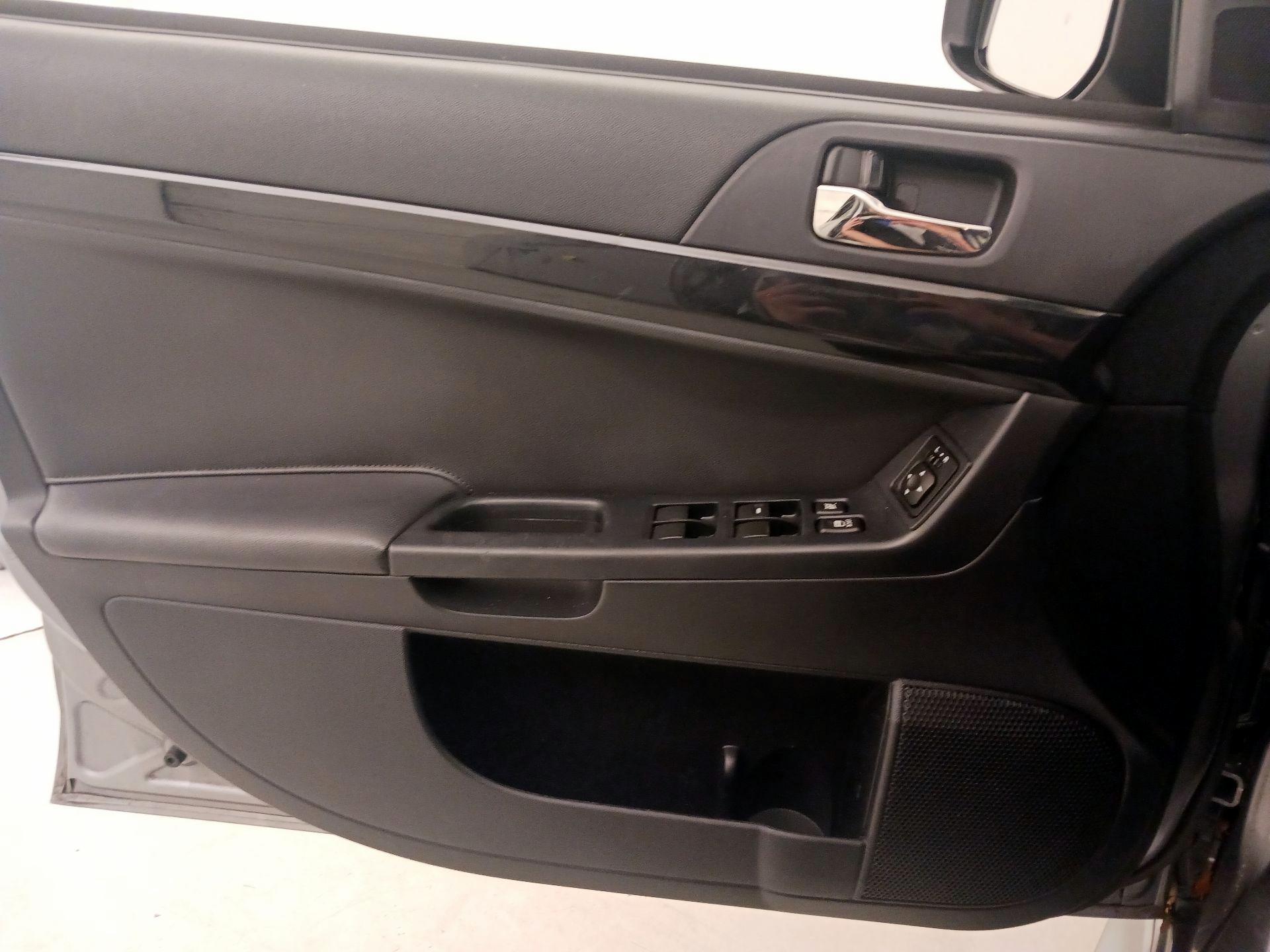 Thumbnail: 2017 Mitsubishi Lancer - 12