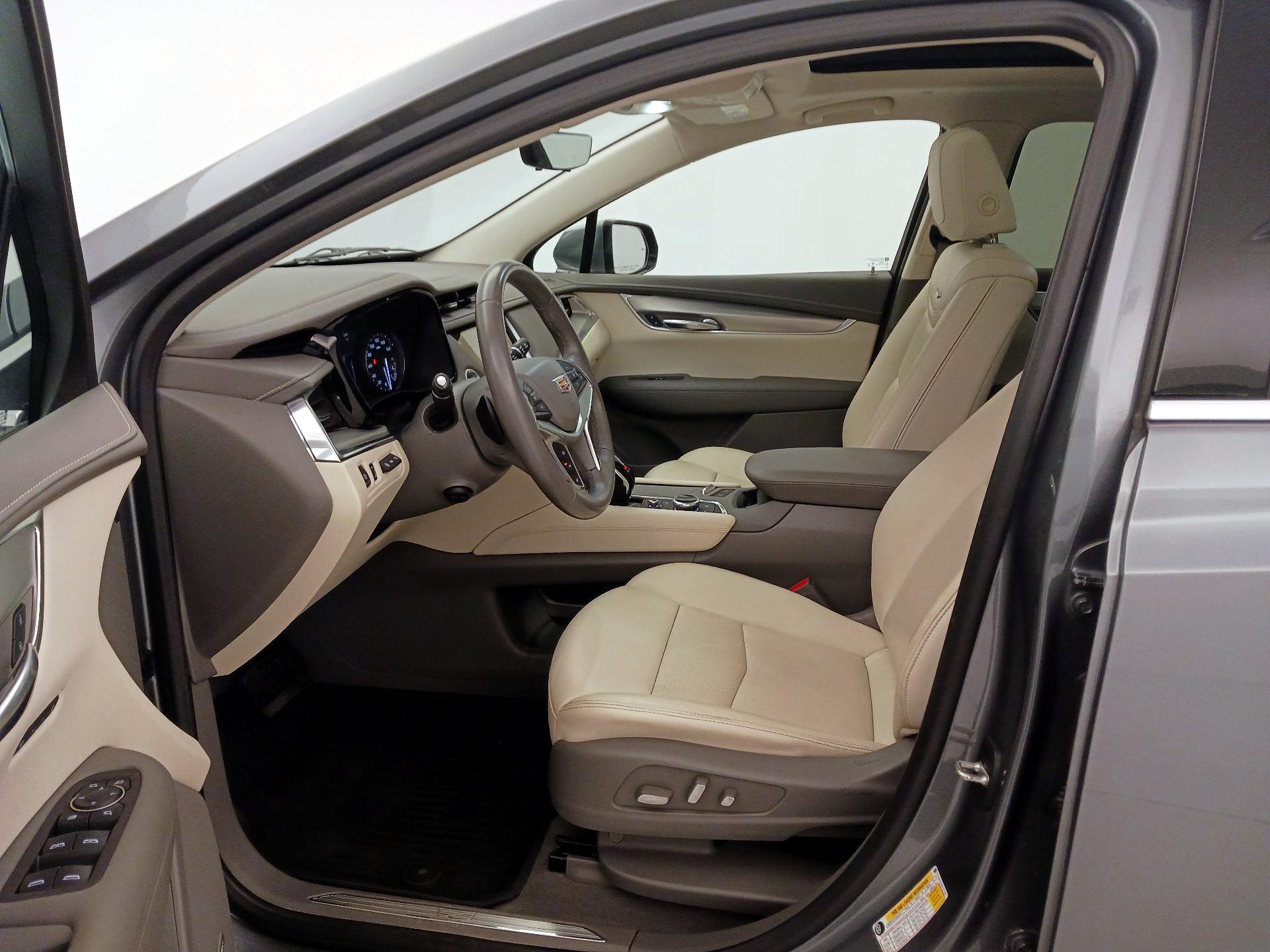 Thumbnail: 2022 Cadillac XT5 - 11